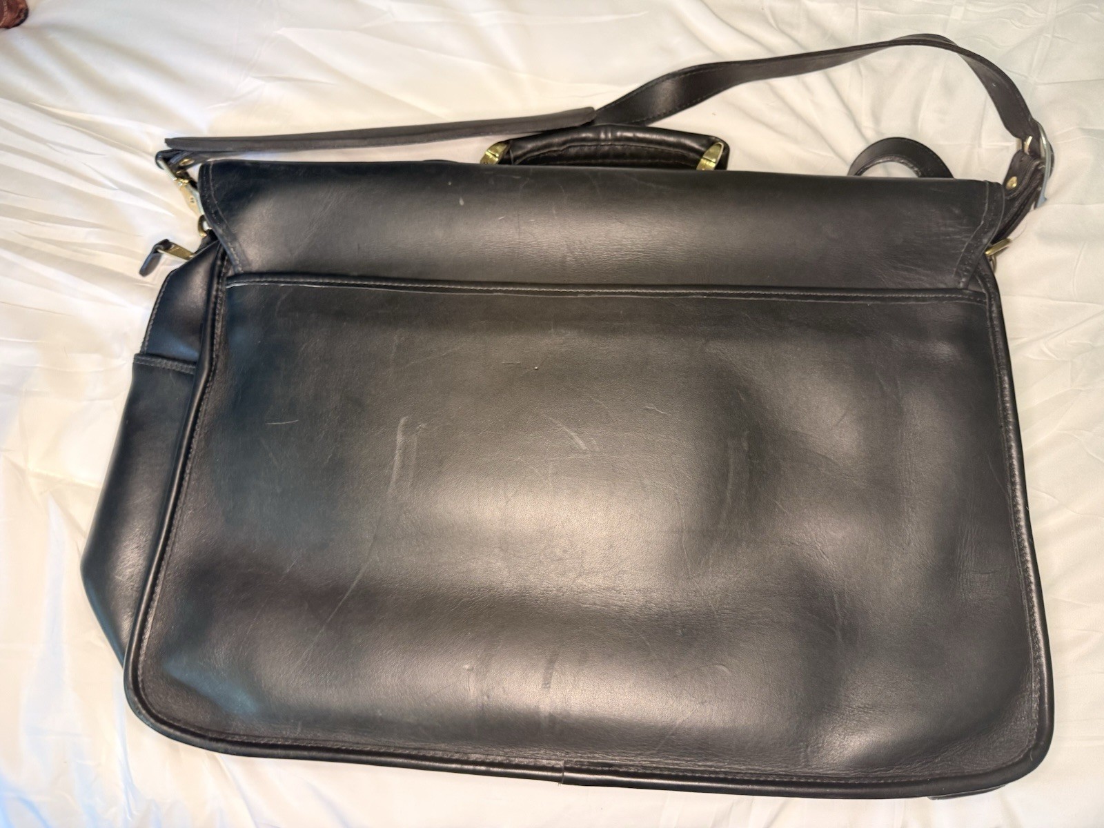KorchmarMen’s Black Messenger Bag Buckle/Zip Closure Inner Pockets Strap