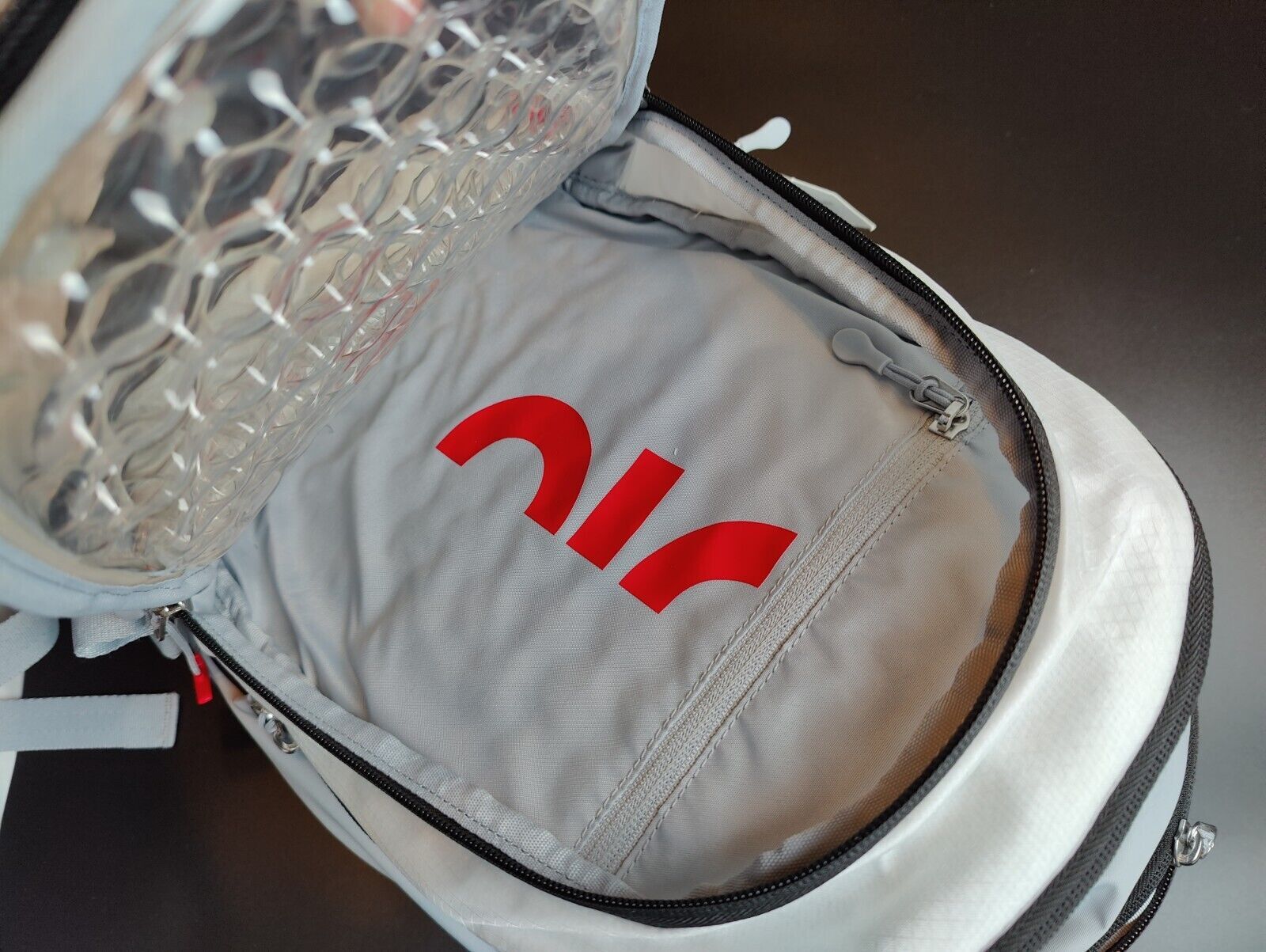 Nike Air Max Bubble Backpack Logo Padded Elite DA9893-012 $160 SAMPLE