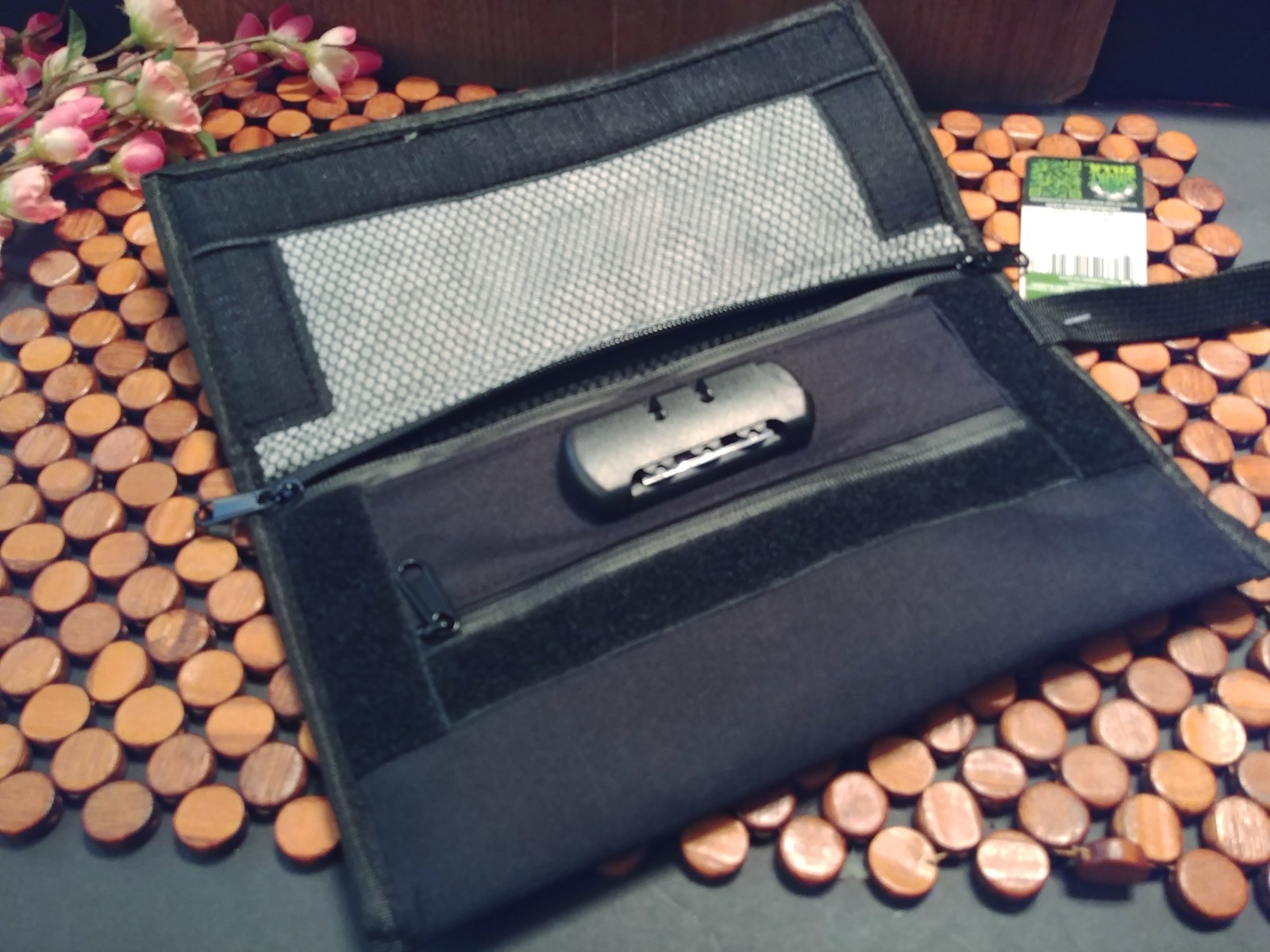 Smokezilla Zilla Smell Proof Sling Bag 5.5 X8 In or Zilla Locking Bi-Fold Pouch