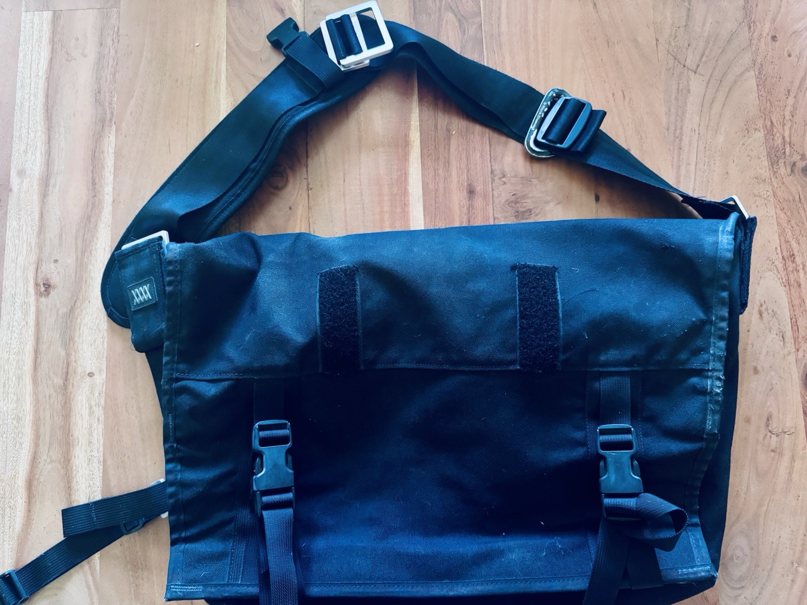 Mission Workshop Rummy 27L Black Waterproof Messenger Bag Classic Roll Top