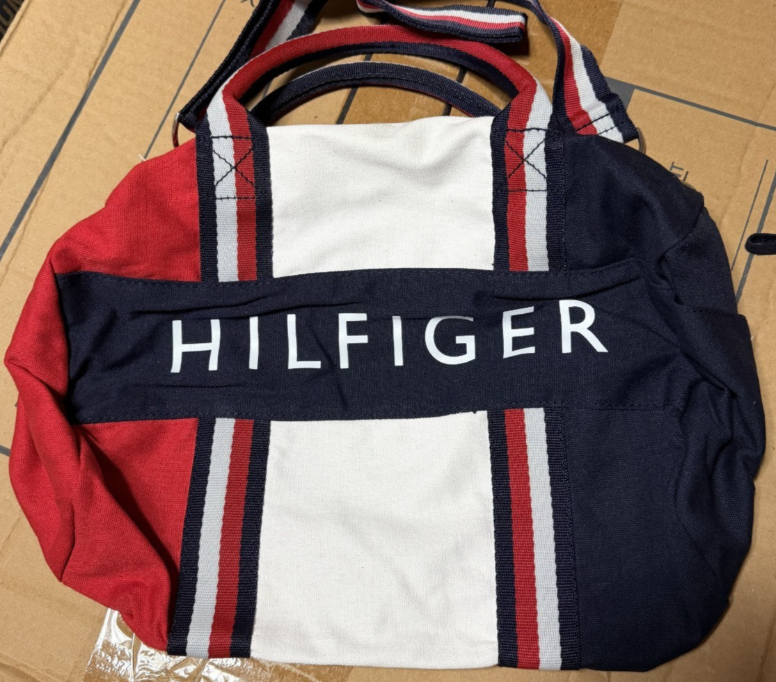 BRAND NEW Tommy Hilfiger Mini Logo Duffel Bag with Adjustable Straps