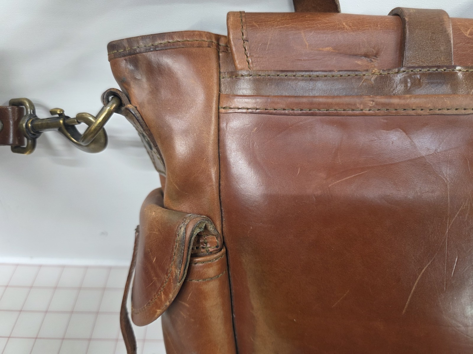 Whipping Post WP Standard Large Leather Messenger Bag