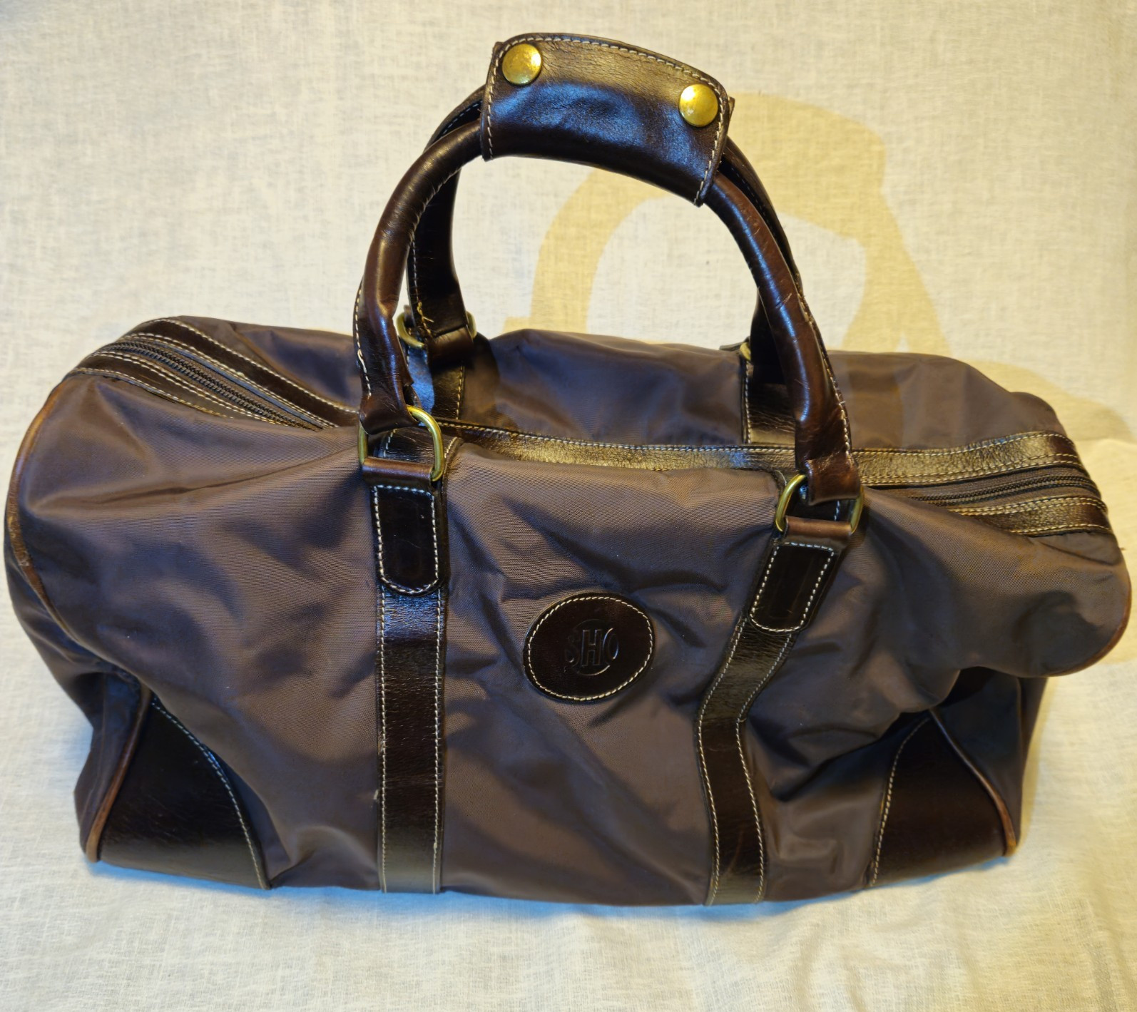 ROOTS Canada / SHOWTIME Brown Nylon w/ Leather Trim XL Duffle/Travel Bag w/Strap