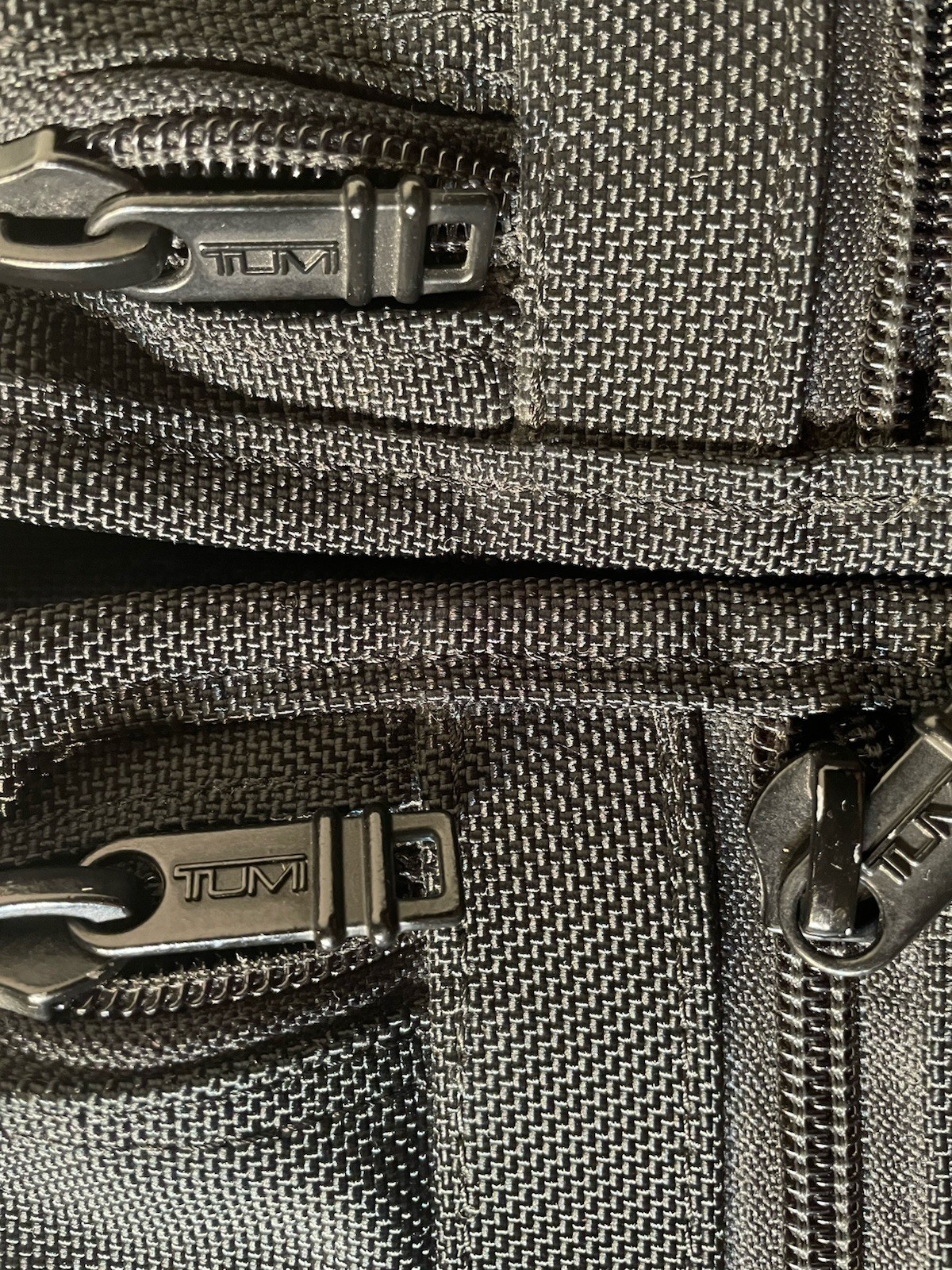 Tumi 18″ Expandable Laptop Briefcase 2621D3 Black Balistic Nylon Nice Condition