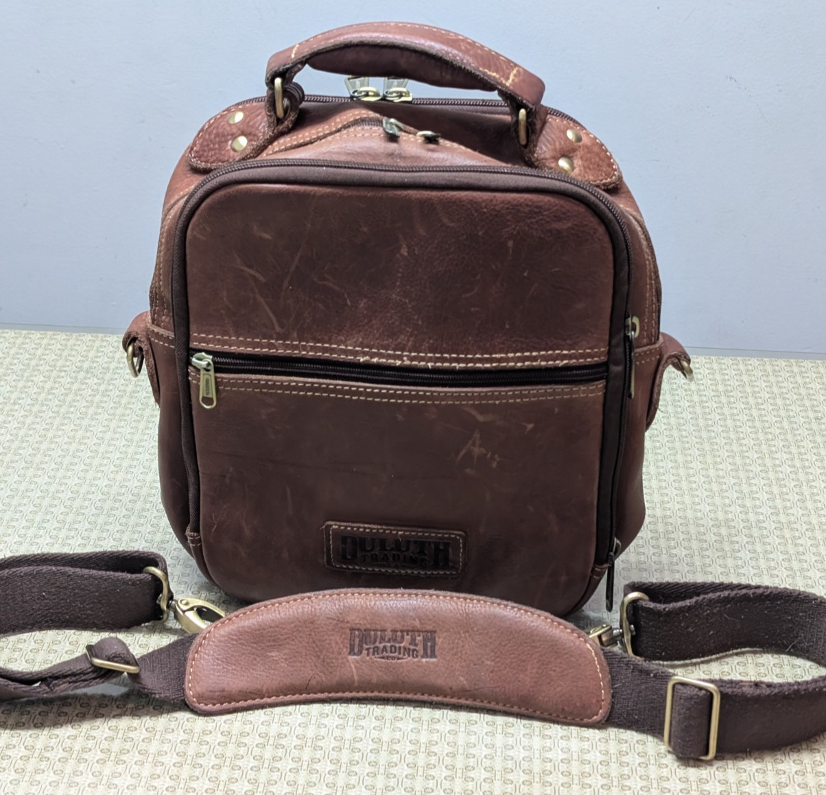 Duluth Trading Co Lifetime Leather Travel Bag 12 inch Crossbody Messenger 97310