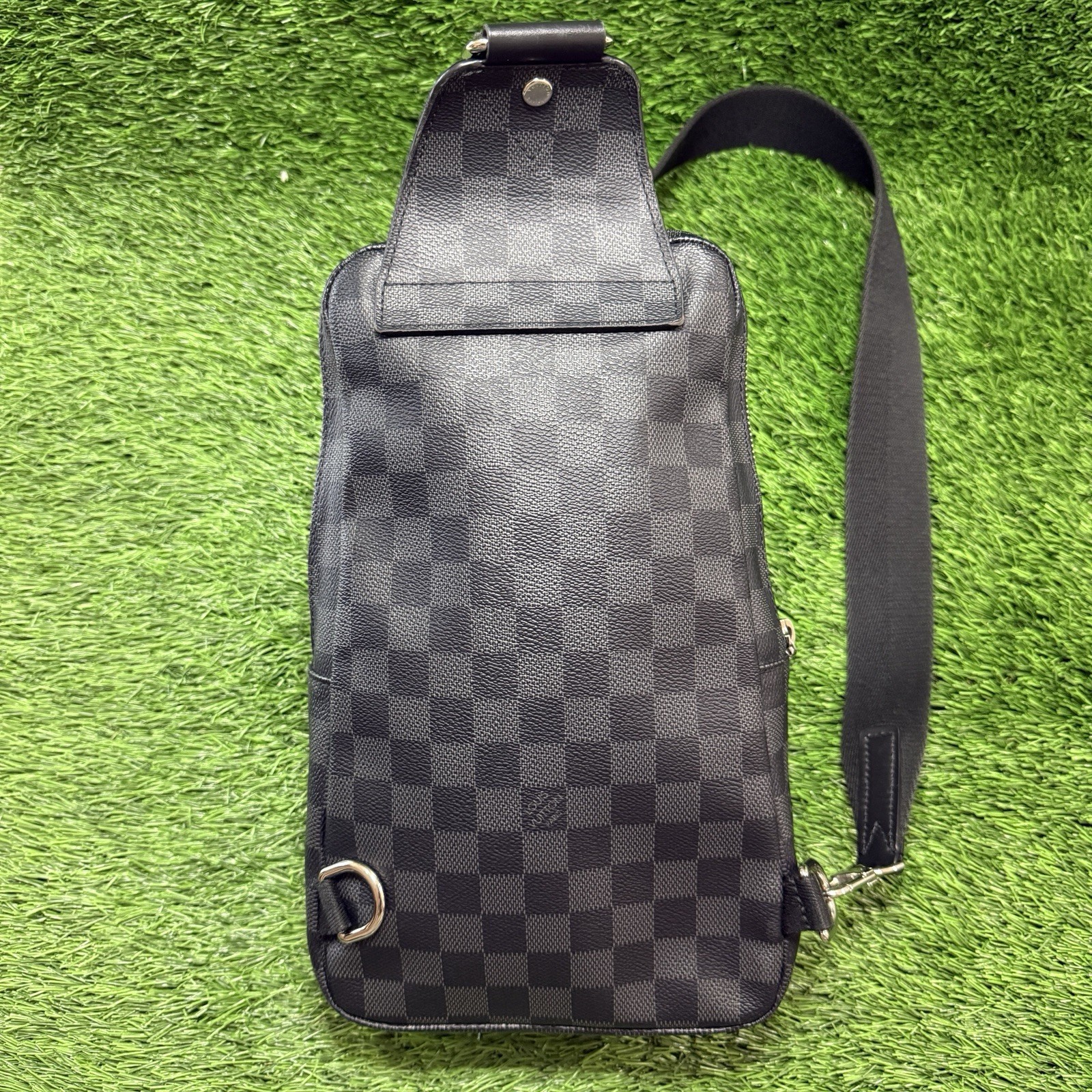 Authentic LOUIS VUITTON body bag Damier Graphite Avenue Sling Bag