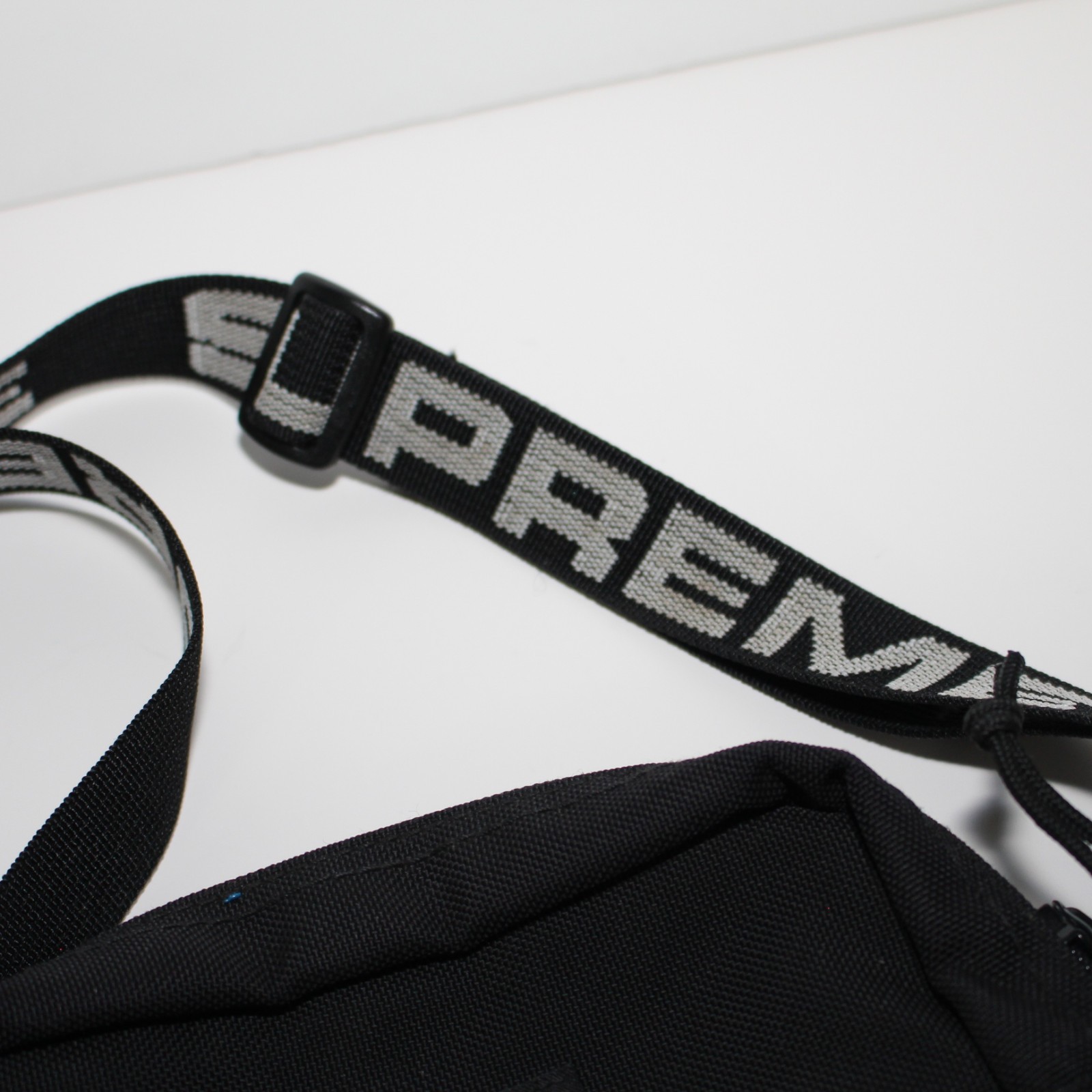 Supreme SS18 Shoulder Bag Black – 100% Authentic – Side Bag