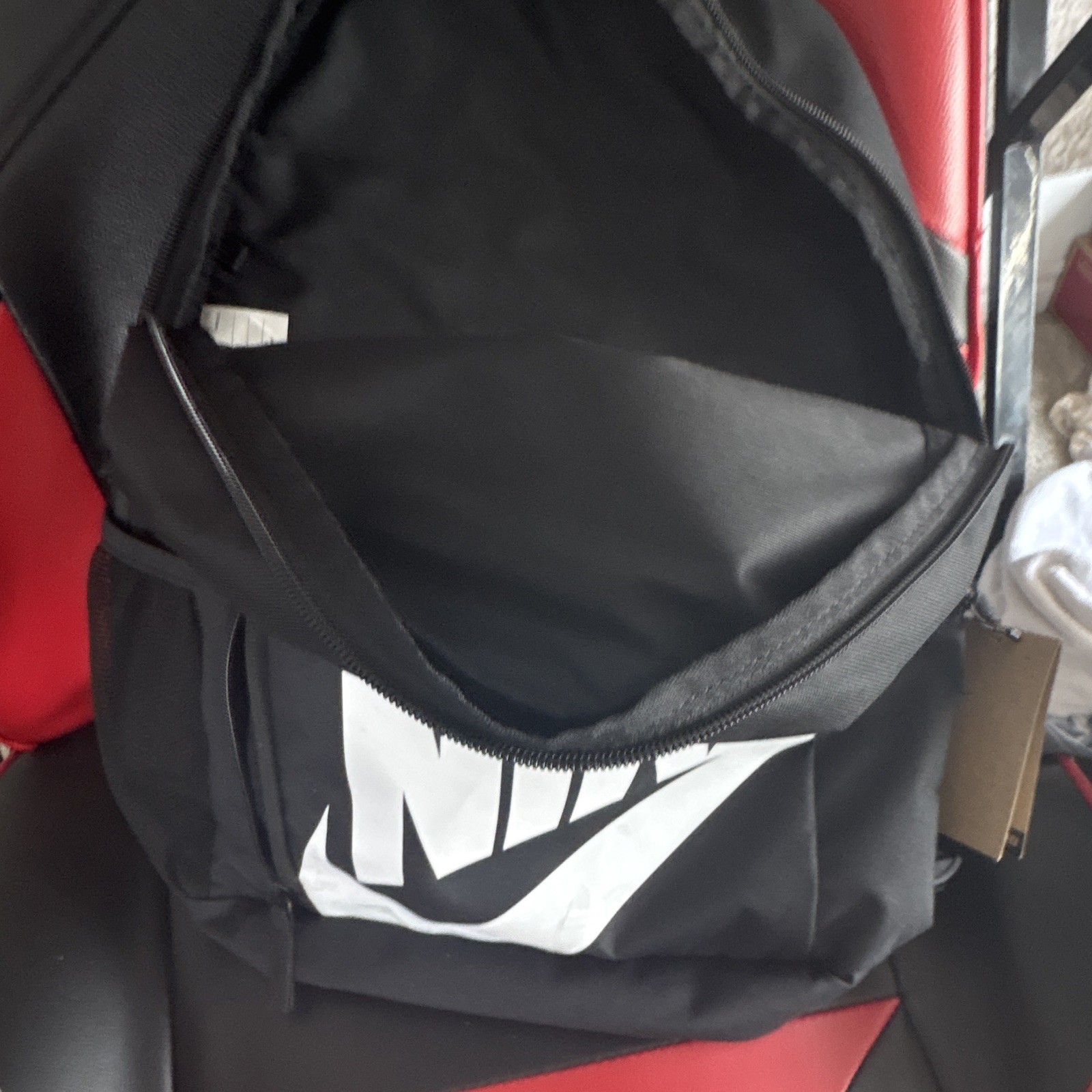 Nike Black Backpack Large White Logo Zip Closure Adjustable Strap Outer Pockets