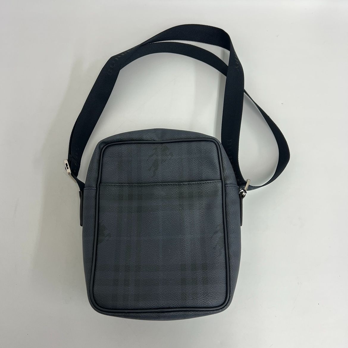 Authentic Burberry Shadow Check Shoulder Bag Navy Unisex Leather PVC 17cm x 22cm