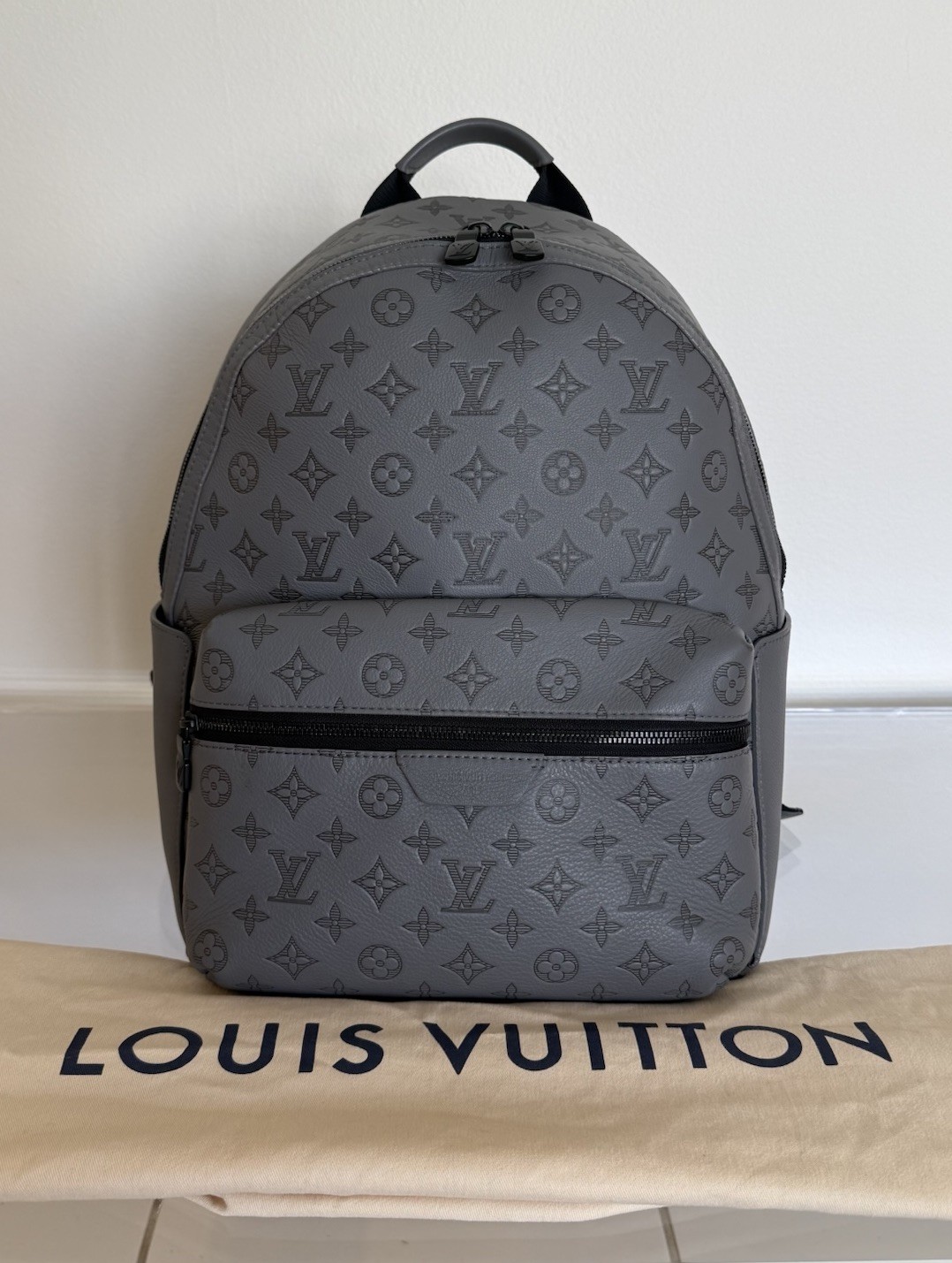 LOUIS VUITTON Discovery Backpack in Grey Monogram Shadow Leather – 💯 AUTHENTIC