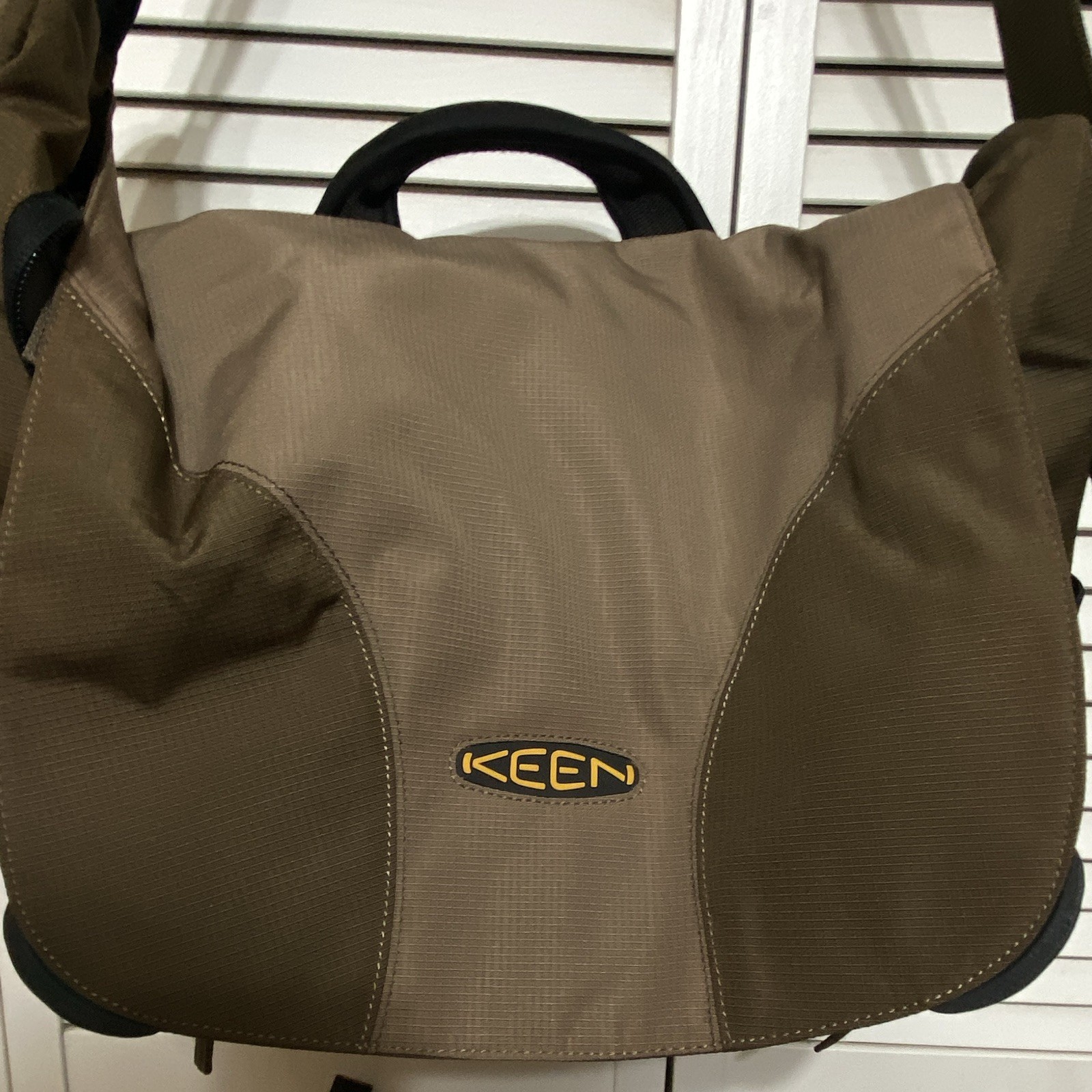 KEEN HybridLife Messenger Bag, Laptop, Olive Tan Adjustable Strap Organizer