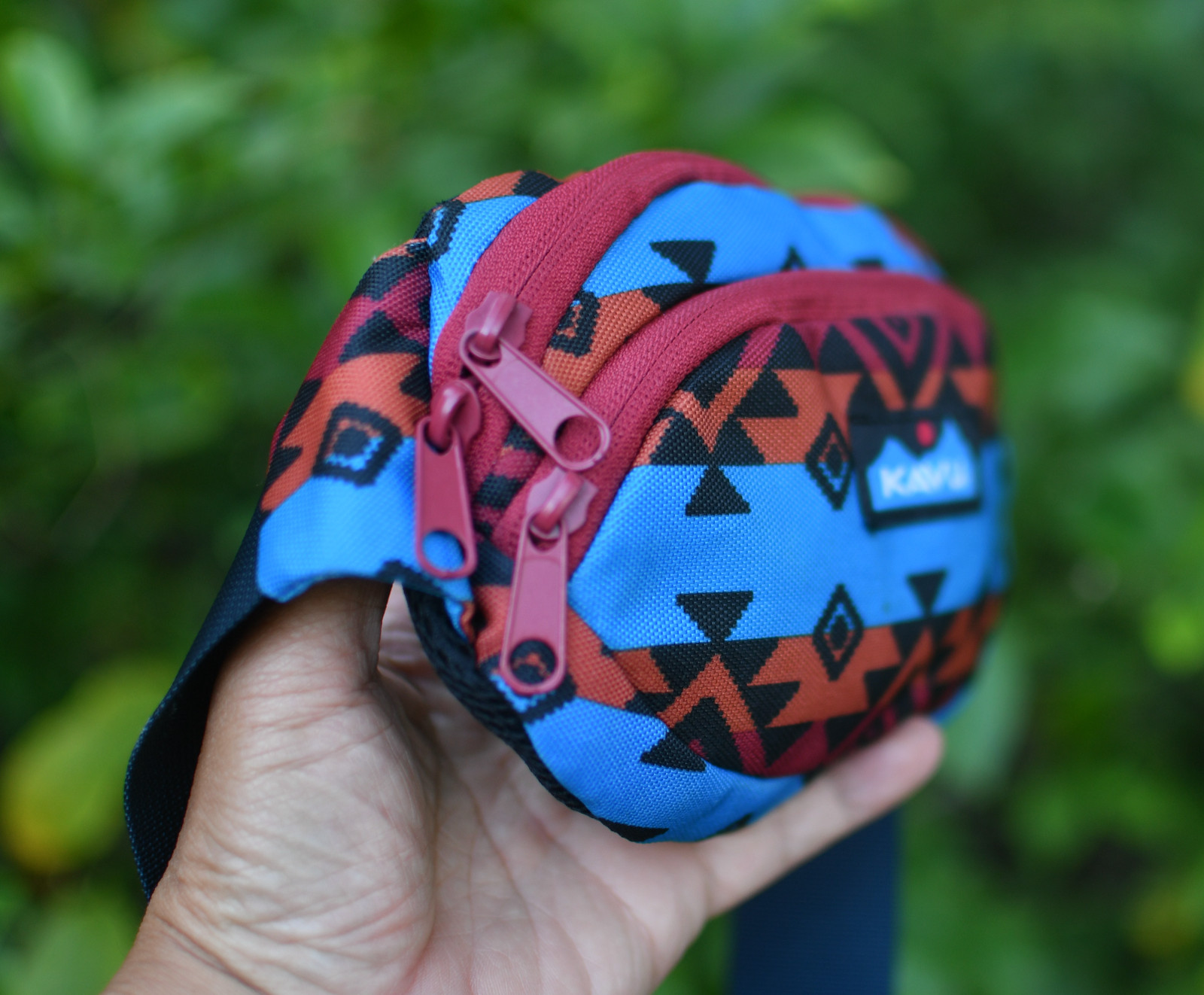 KAVU   fanny pack 9 in. x 5 in tall x 2 in. deep  Smal Cross Over