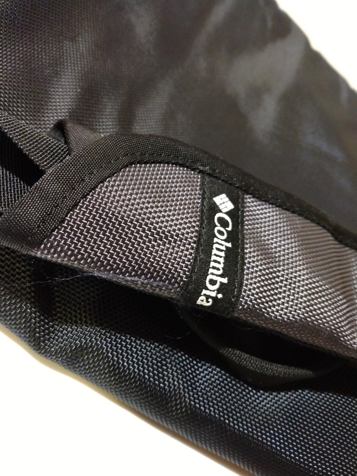 Columbia Titanium Computer Messenger Bag Nylon w/Rubber Lining Black w/ lime int