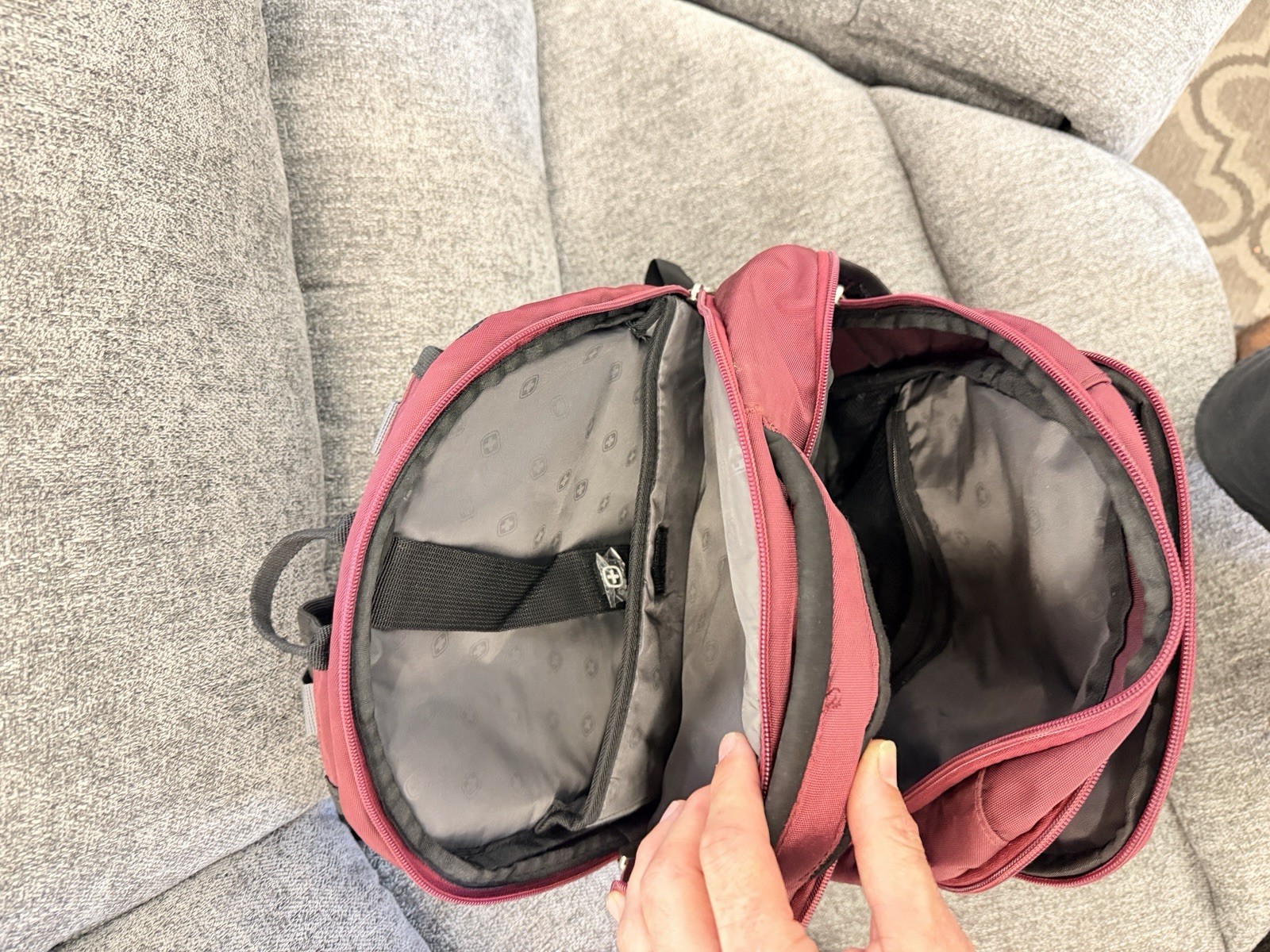 Wenger Swiss Gear Backpack Airflow Multi Pockets Padded Burgundy