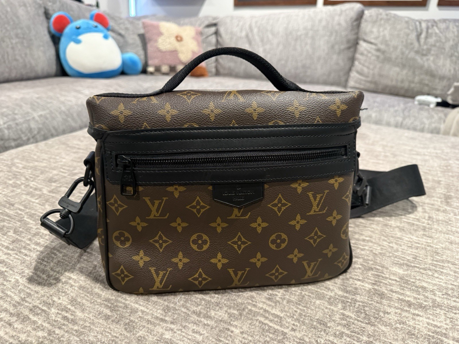 Louis Vuitton Monogram Crossbody Trail Messenger Bag Black Hardware Buckle Strap