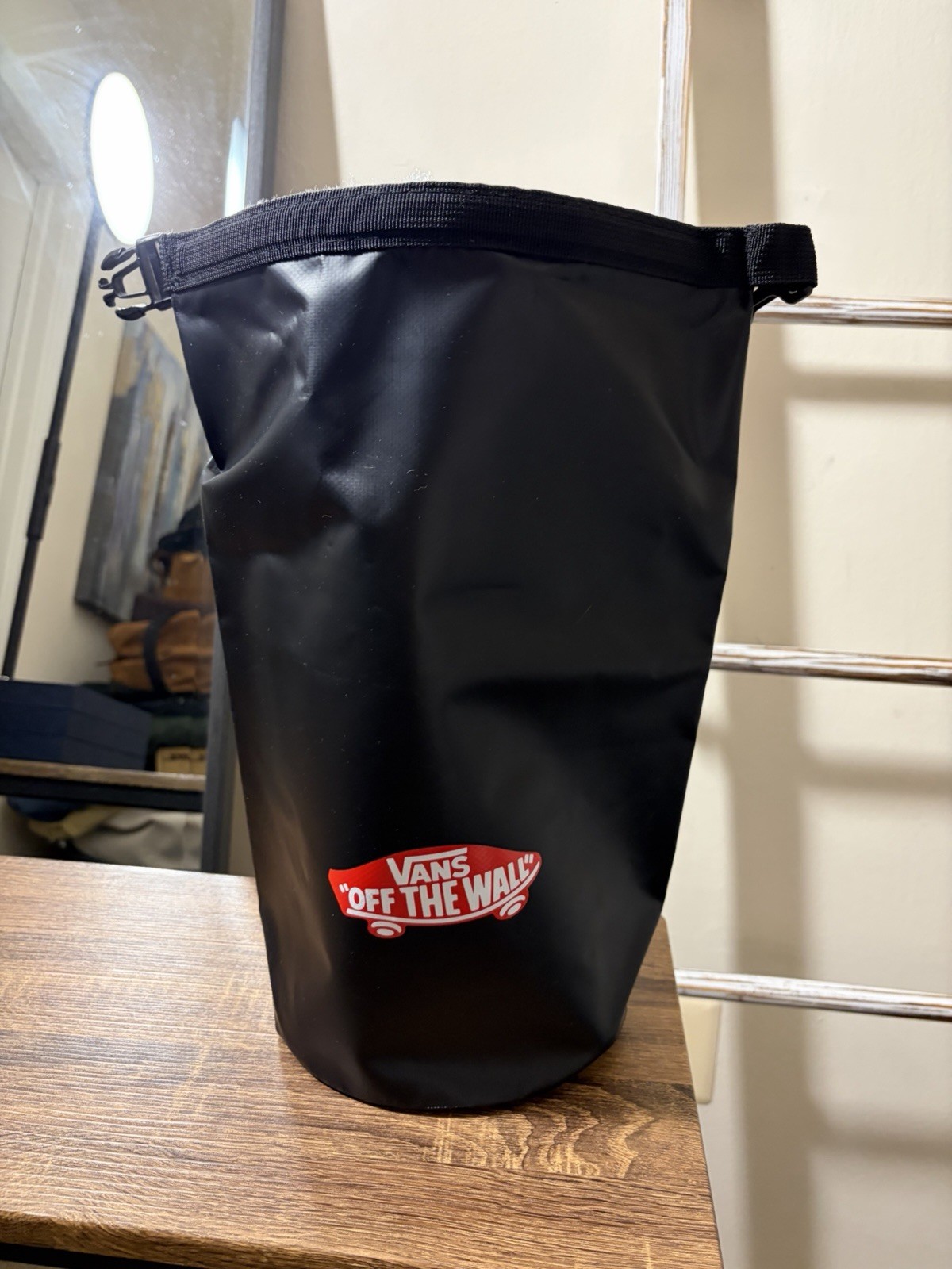 Rare Vans Off The Wall 5L Extra Large Waterproof Shell Bucket Sling Wet Dry Bag