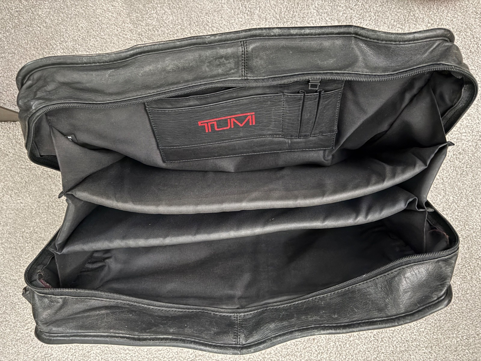 TUMI Alpha Leather Briefcase Laptop Expandable Brief Bag Black Messenger VINTAGE