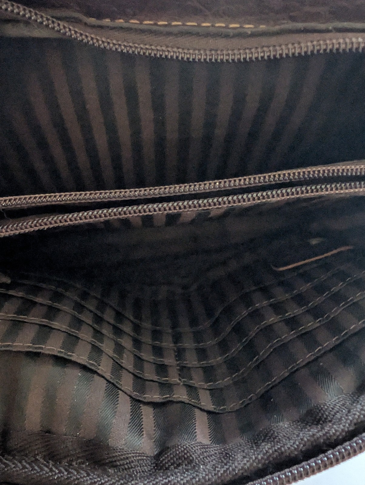 Jack Georges Brown Solid Crossbody Bag Zip Closure Woman’s Small Voyager Buffalo
