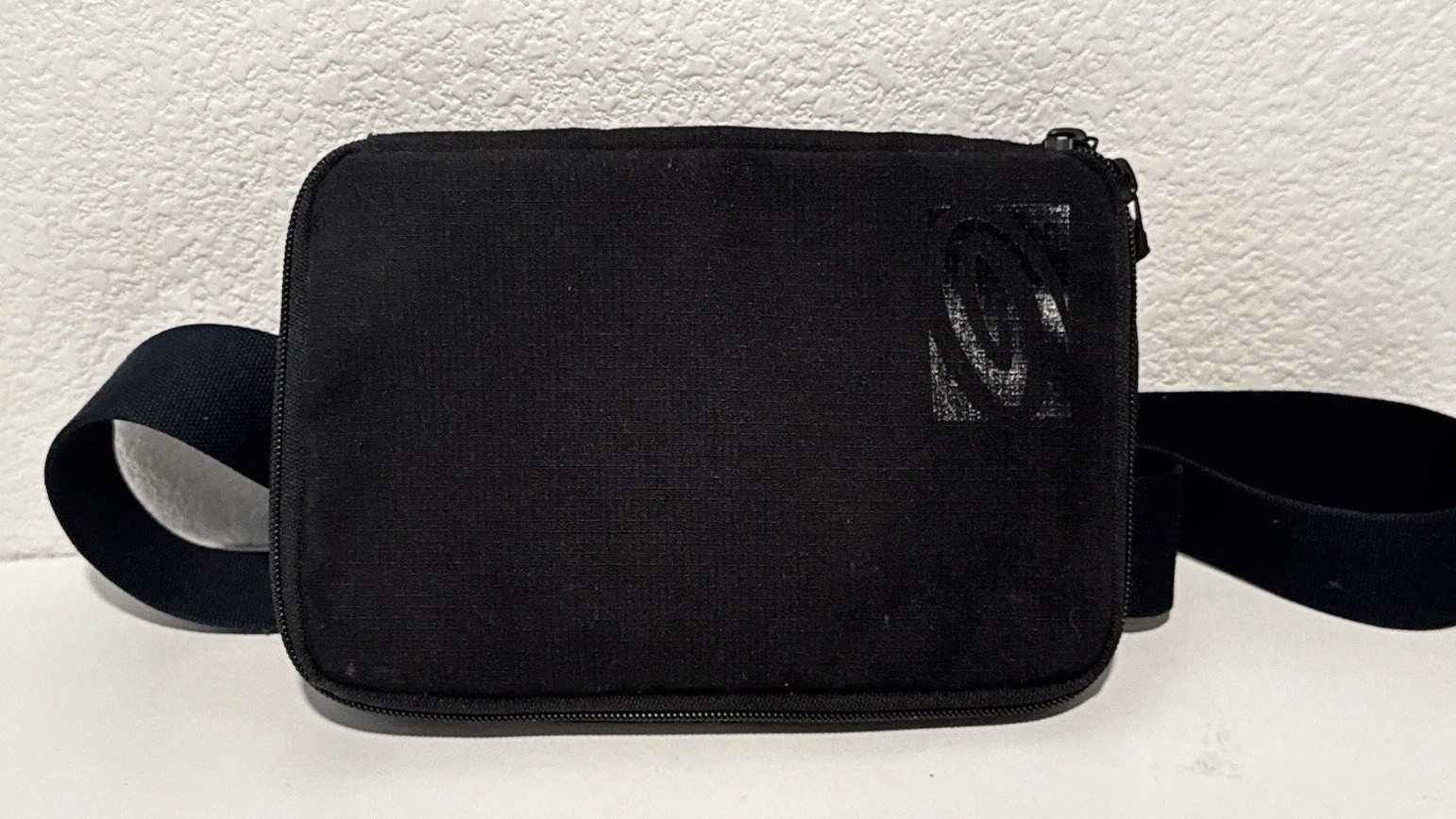 Timbuk2 Euro Zip Tote Bag Sz Small Black Cross Body Shoulder Travel Nylon
