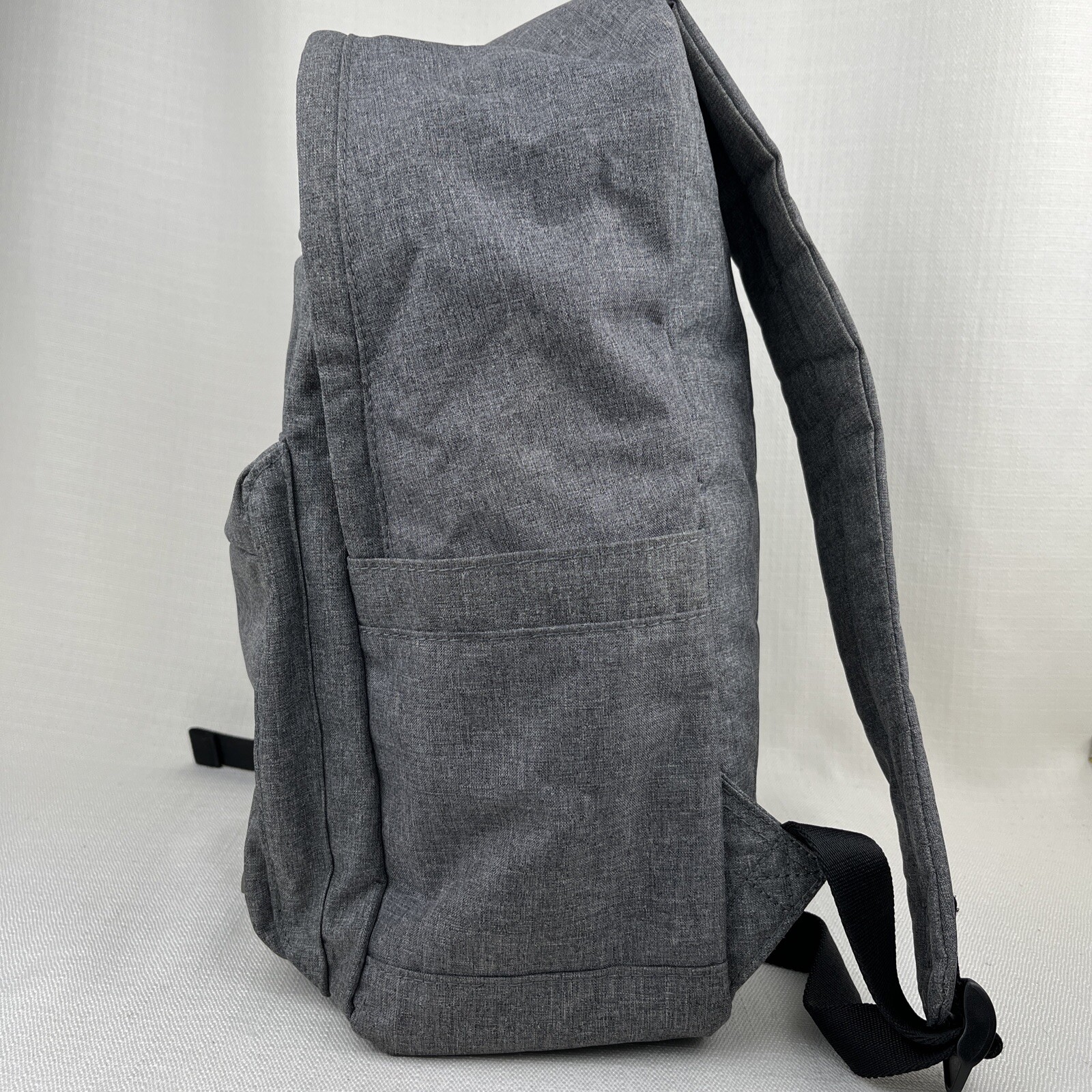 American Tourister Backpack Lightweight Dark Gray Fits 13” laptop Nice!!