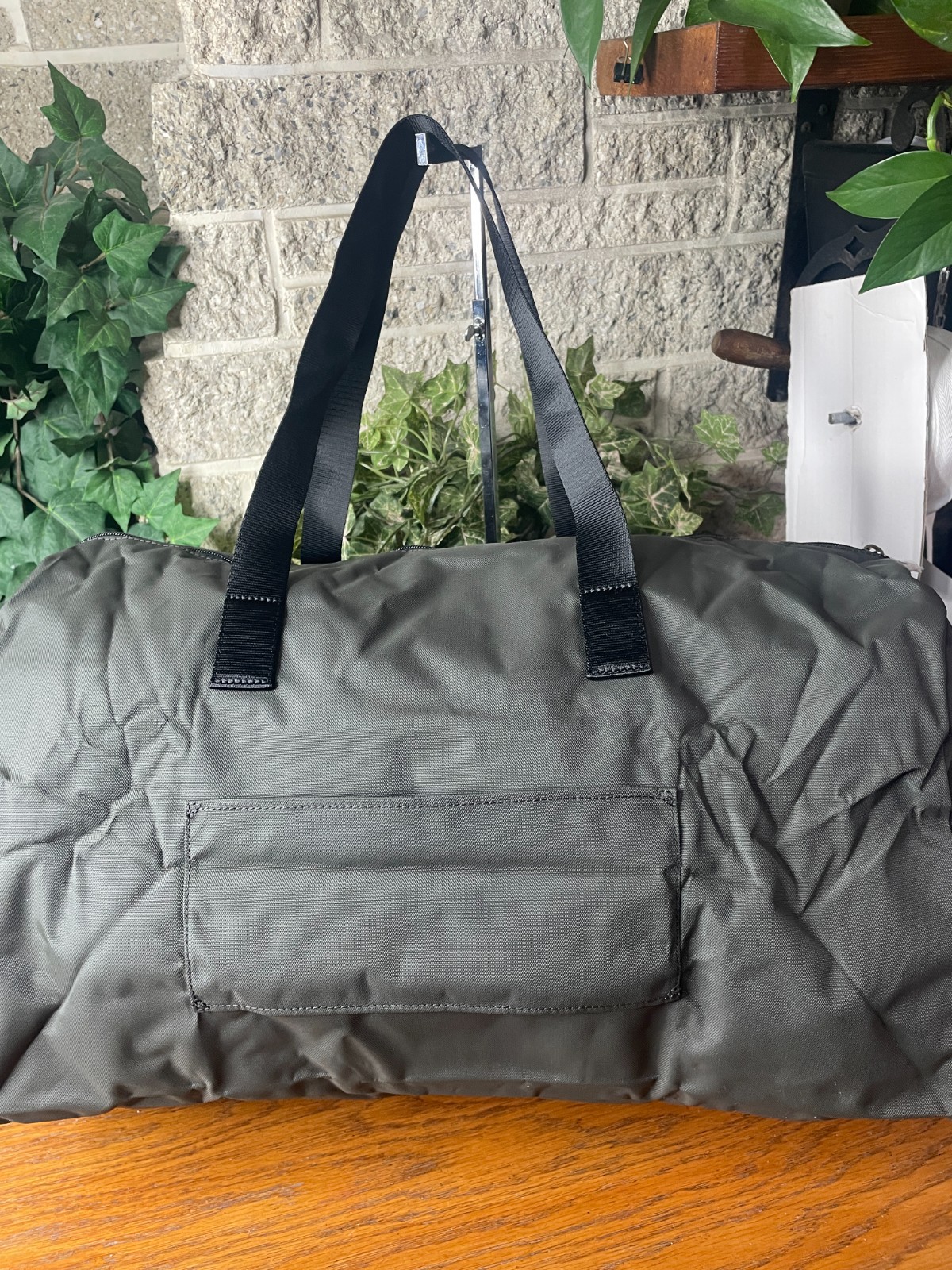 NWT TUMI DARK GREY PACKABLE DUFFLE FOLDABLE DUFFEL TOTE BAG TRAVEL CARRYON