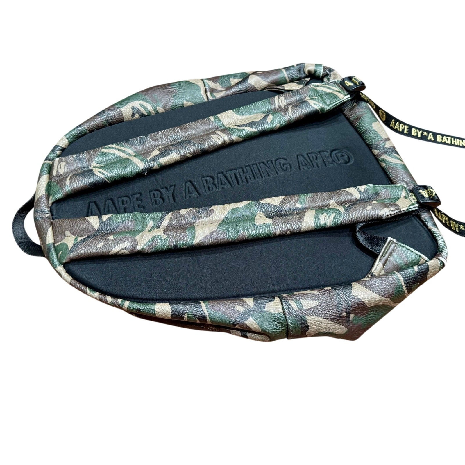 A bathing Ape AAPE camo backpack limited edition Sold Out, gold Moonface, green