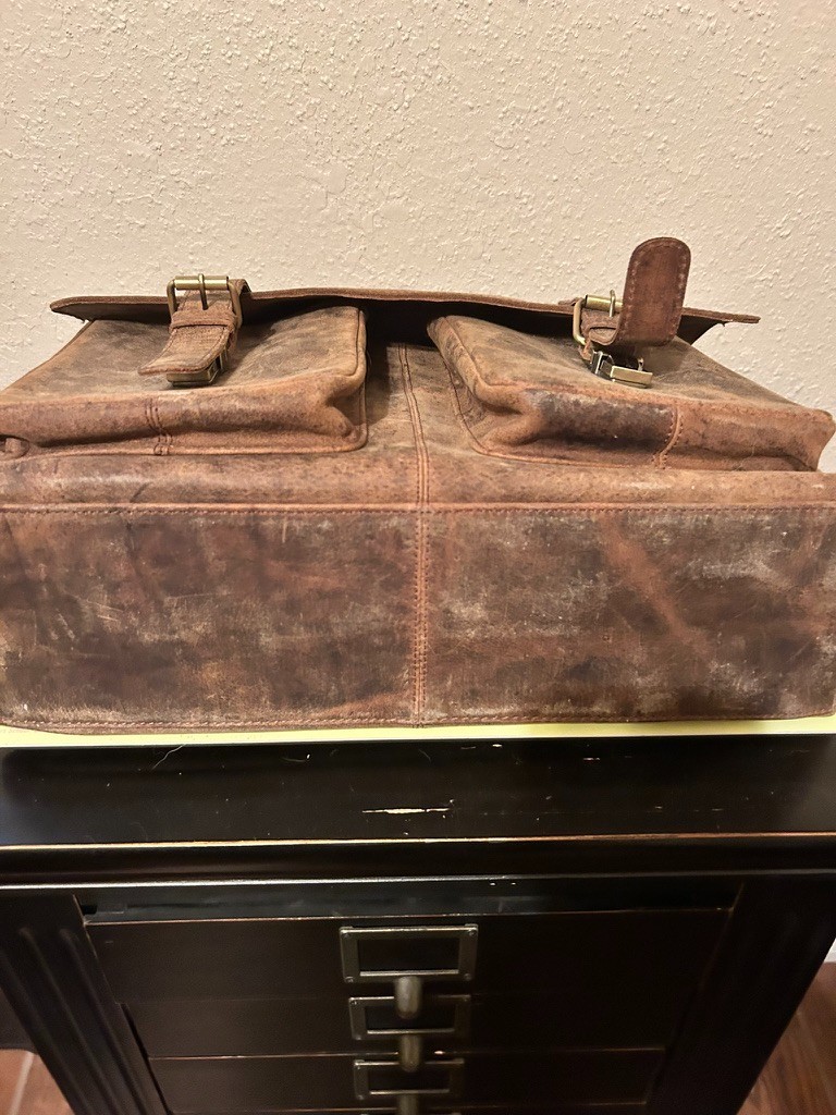 Leather Briefcase/Messenger Bag, Komal C, 15″, Distressed Brown