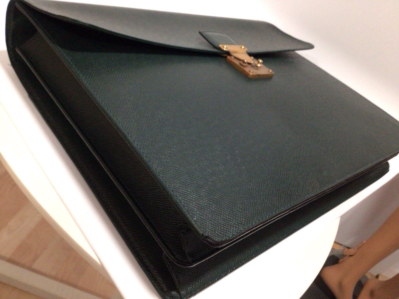 LOUIS VUITTON PARIS BRIEFCASE DOCUMENTS BAG – TAIGA / CODE MI0965 /GREAT