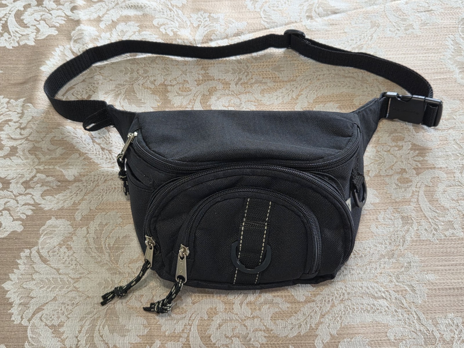Vintage 90’s Eastsport Fanny Pack Black Retro Waist Belt Bag Pockets Zippers