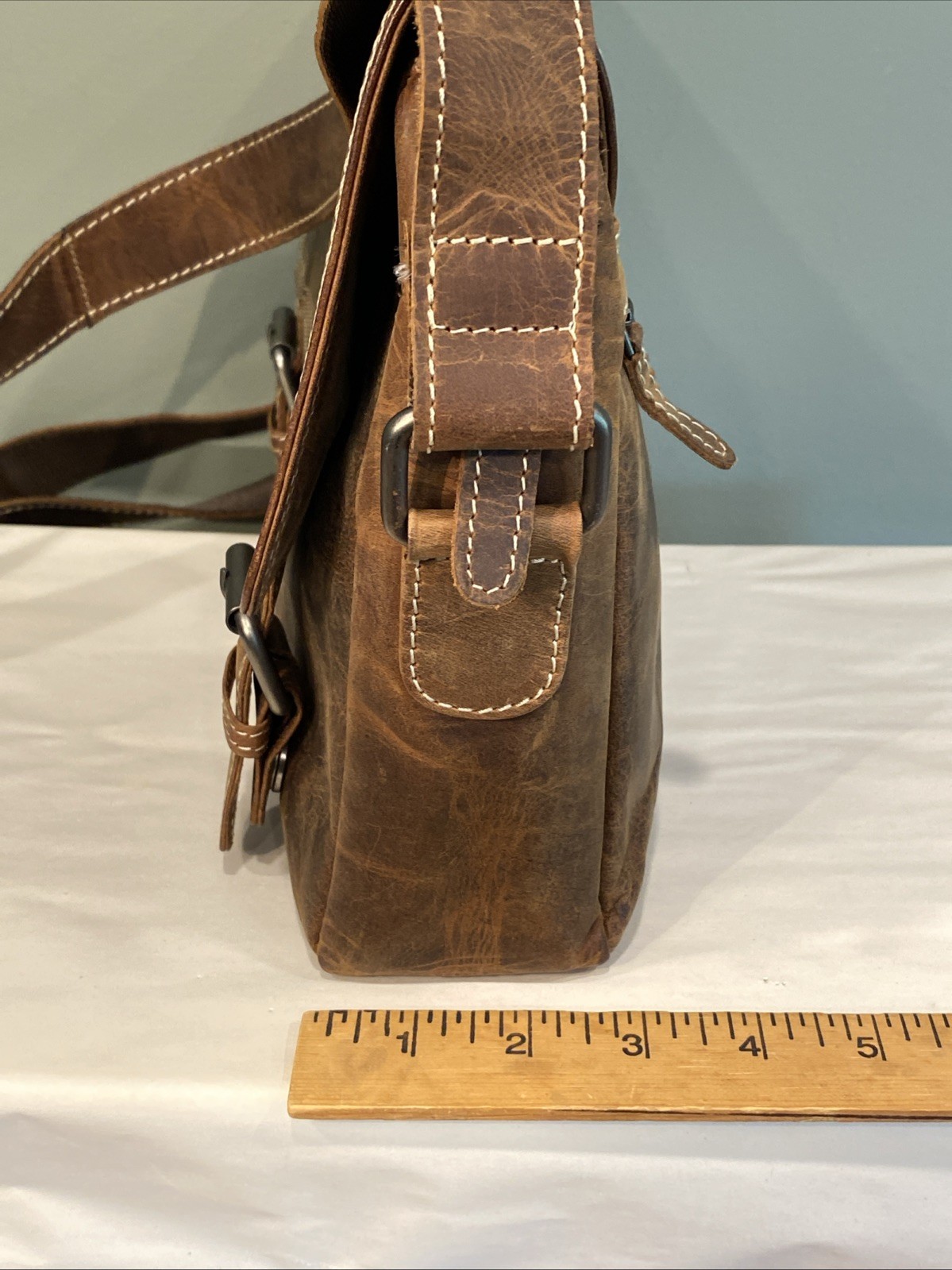 Arrigo Brown Leather Compact Messenger Bag Satchel Shoulder Strap Unisex – Nice!