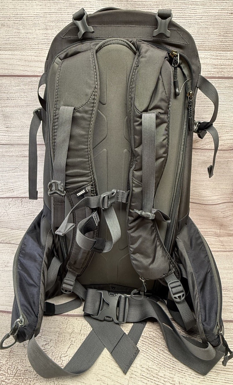 Thule Sweden Black Large Daypack Backpack Side Padded Pockets Hiking Outdoor