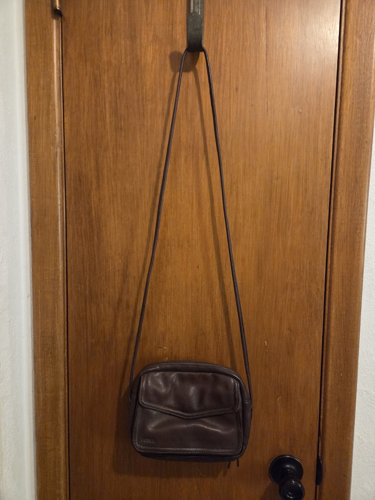 Fossil Brown Small Crossbody Bag Zip Closure Inner Pockets Shoulder Strap