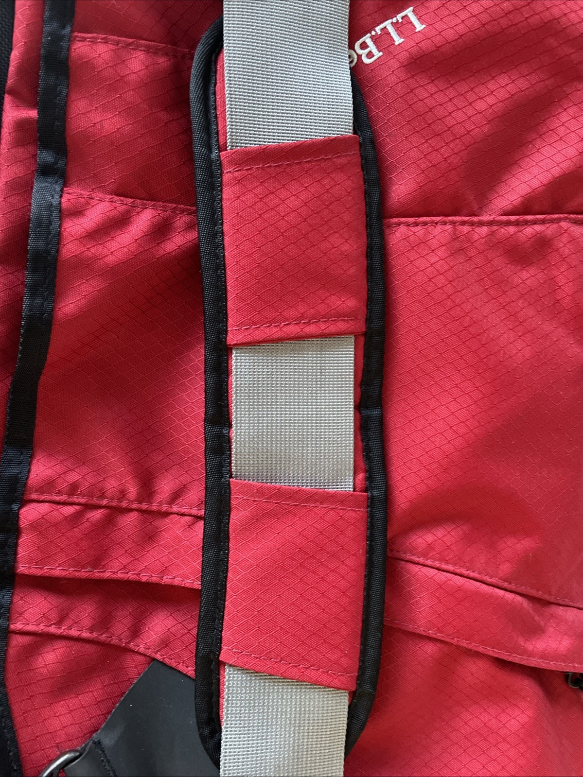 LL BEAN Laptop Commuter Adjustable Shoulder Messenger/Day Bag Red