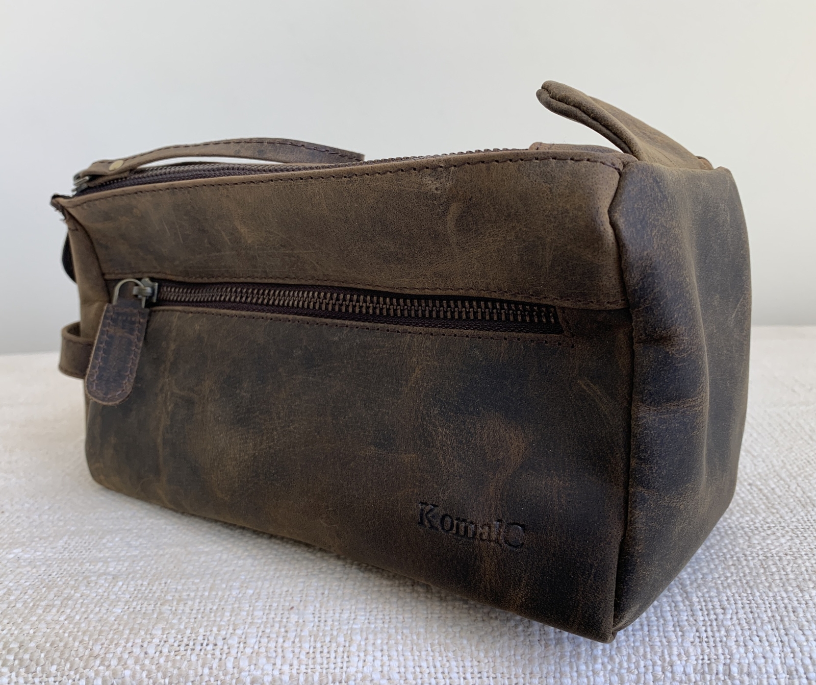 NEW Komalc Premium Buffalo Distressed Leather Toiletry Bag Travel Dopp Kit Mens