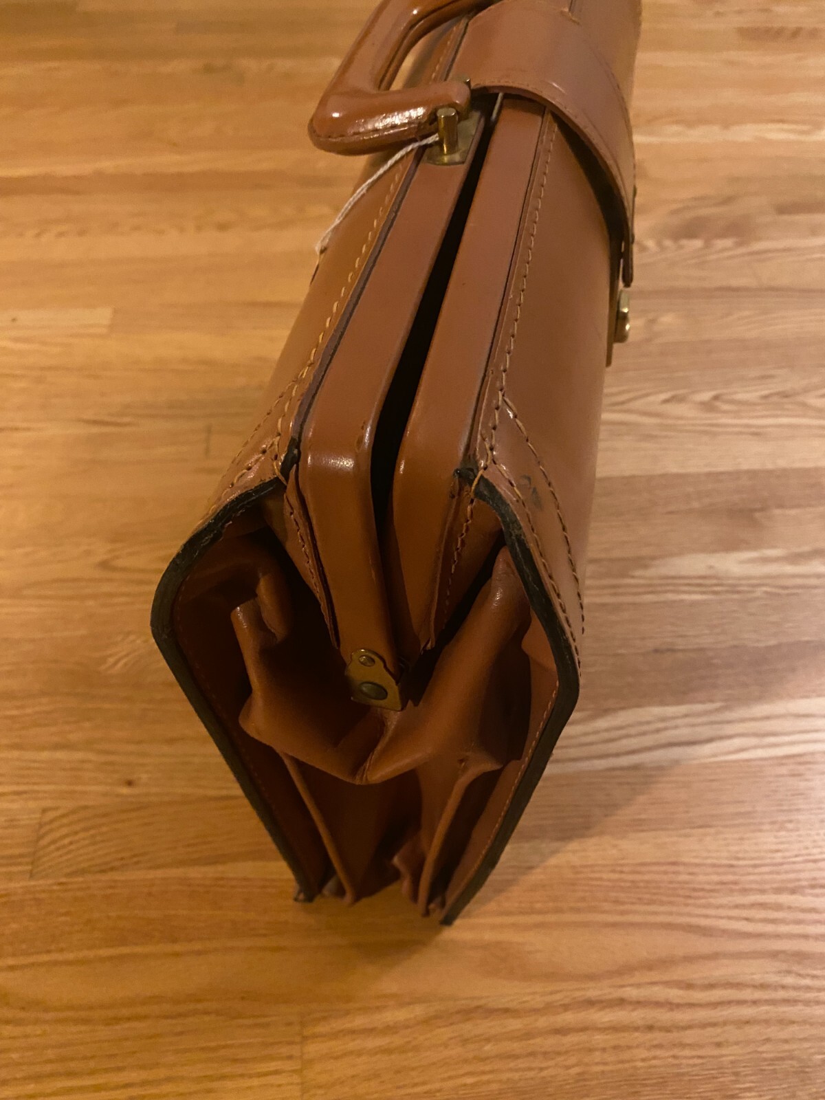 Vintage Dopp Pull Open Breifcase Tan Top Grain Cowhide Leather 3B9216 18″ Retro