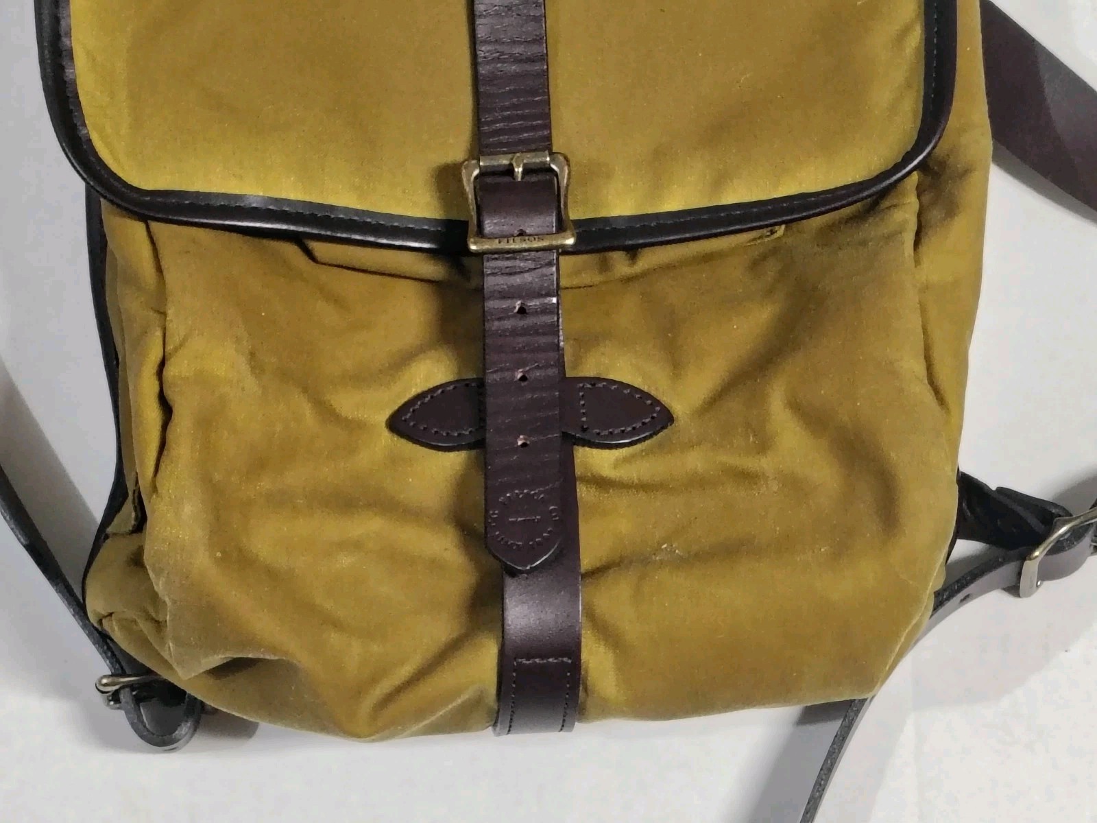 FILSON Rugged Outdoor Backpack Beige Durable Travel Daypack Classic Style