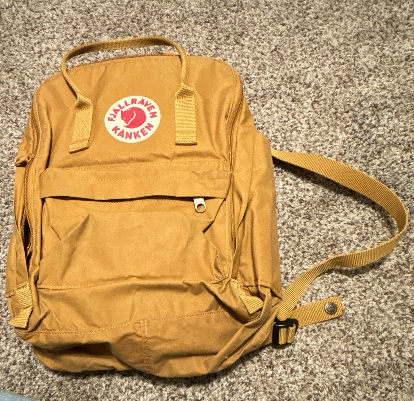 Fjällräven Kånken Brown Backpack Zip Closure Adjustable Straps Outer Pockets