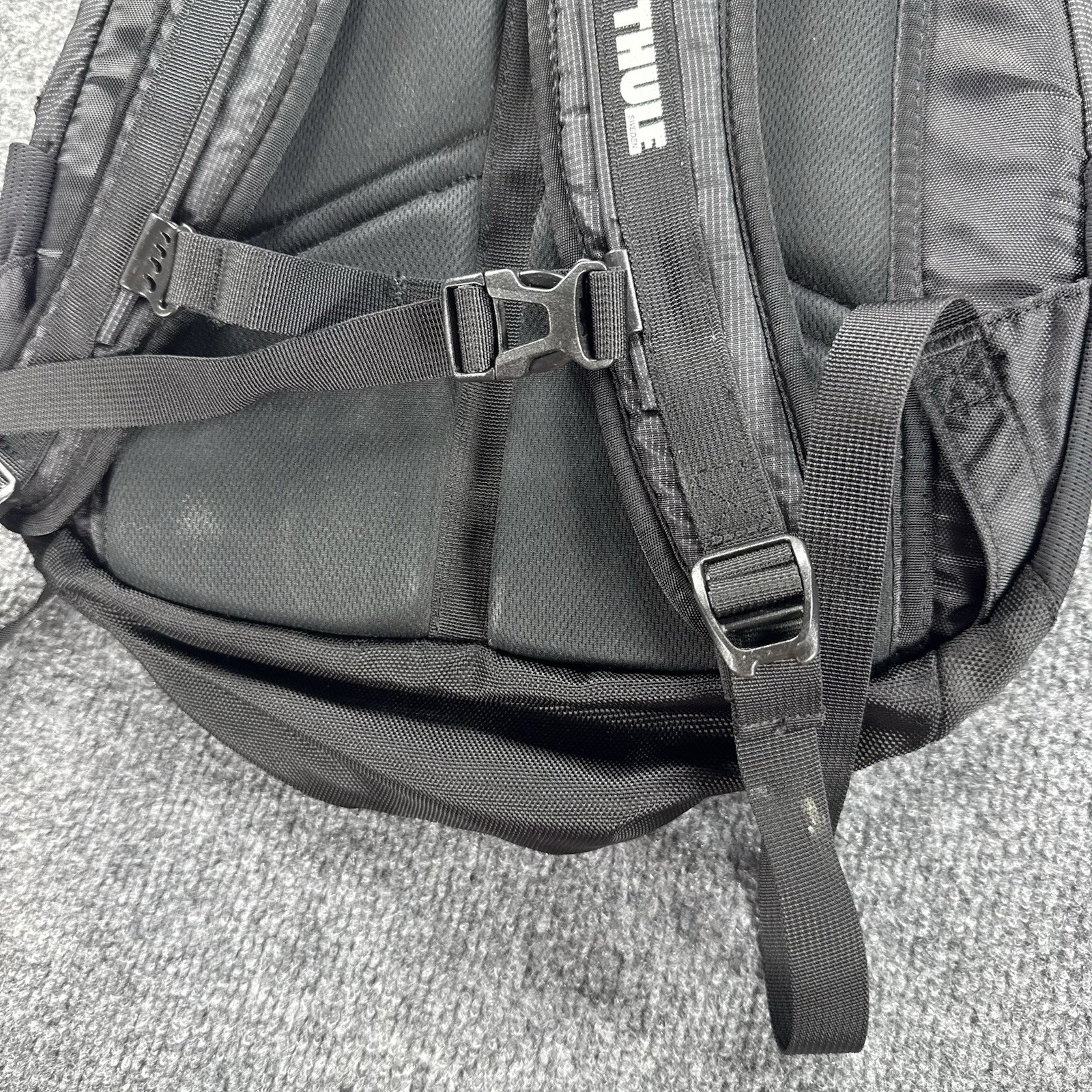 Thule Sweden Triumph 2 Backpack Veraction Logo Black Excellent Shape