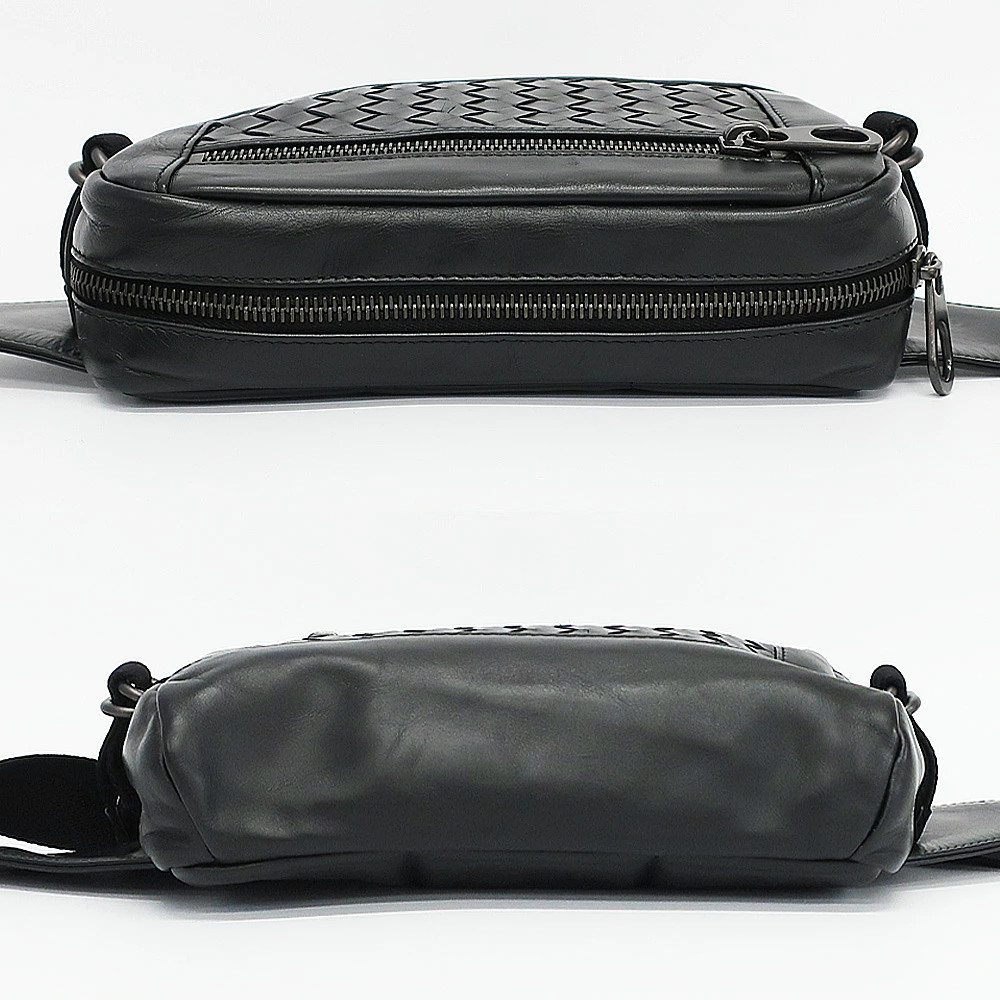Bottega Veneta Fanny Pack Intrecciato Black Leather B06739595V