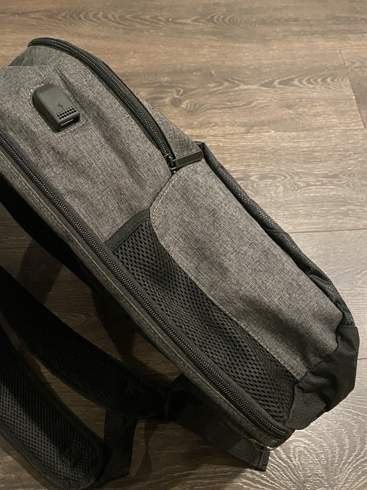 Leed’s Grey/Black Apple Backpack With USB Port/cable
