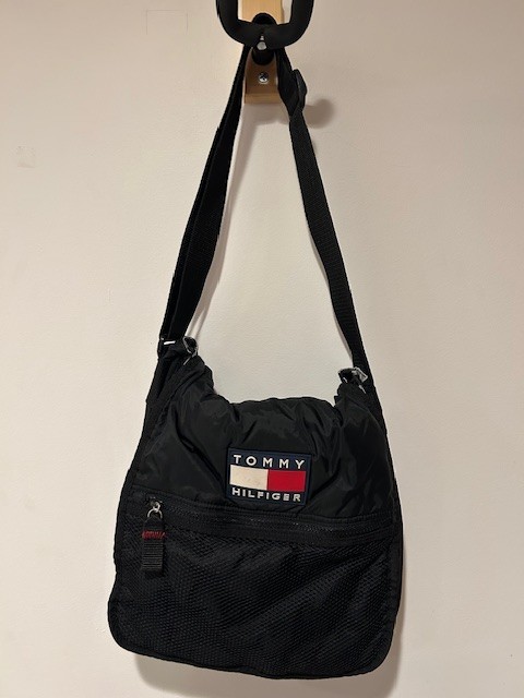 90s Vintage Tommy Hilfiger Side Cross Bag Nylon Bag Adjustable Strap