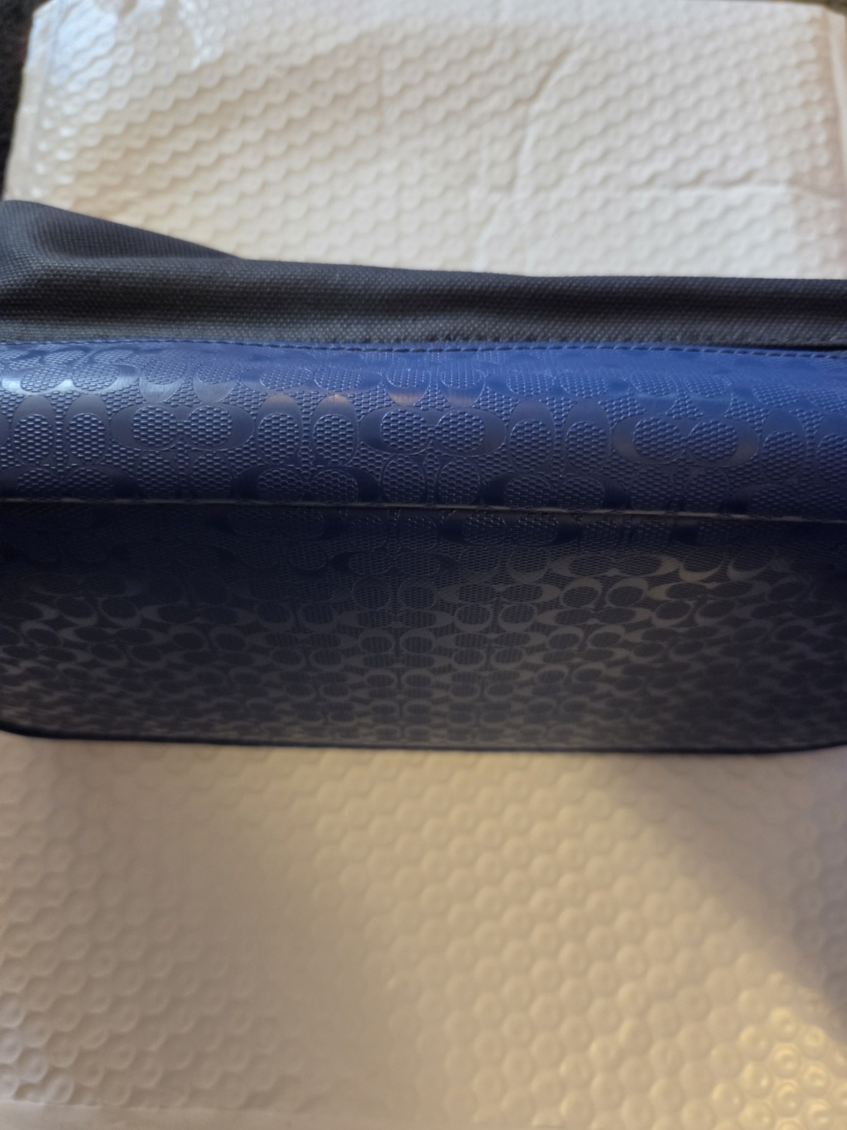Coach Signature Two Tone Blue W/Leather Trim Dopp Lott Toiletry Bag