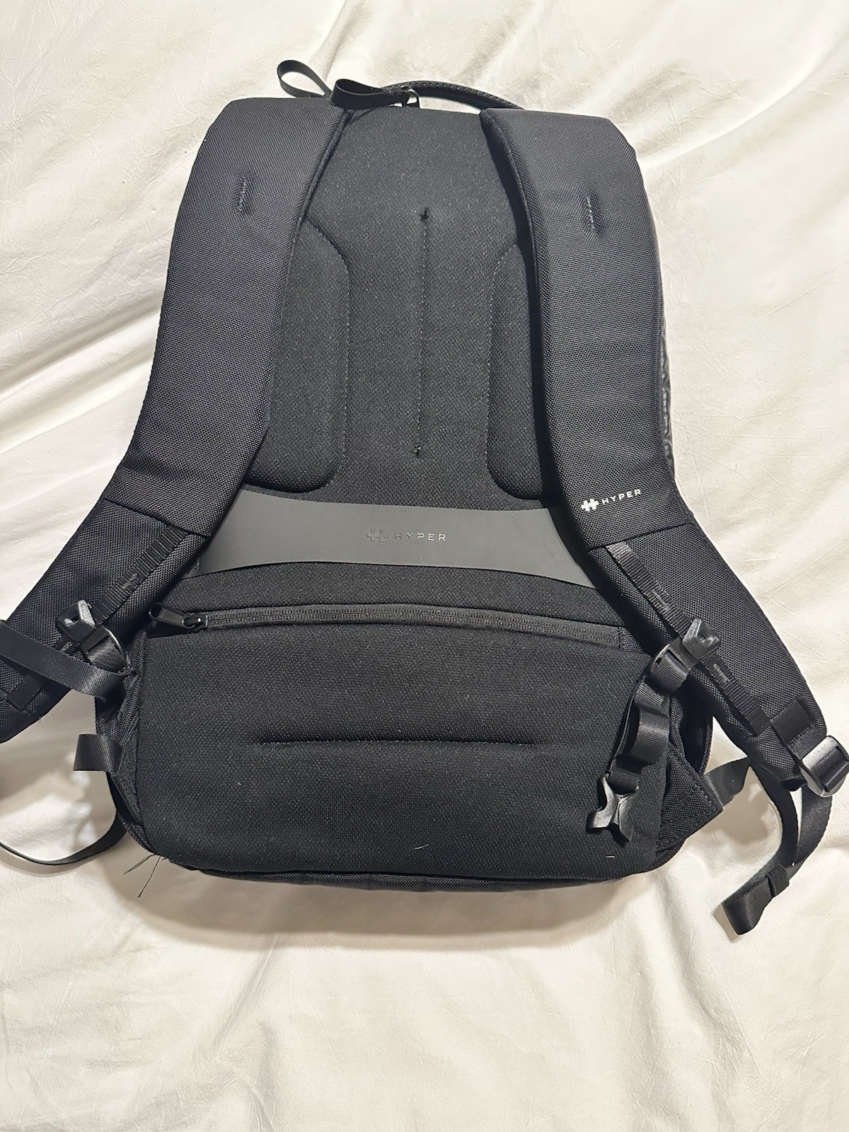 HyperPack Pro with Apple Find My 22L