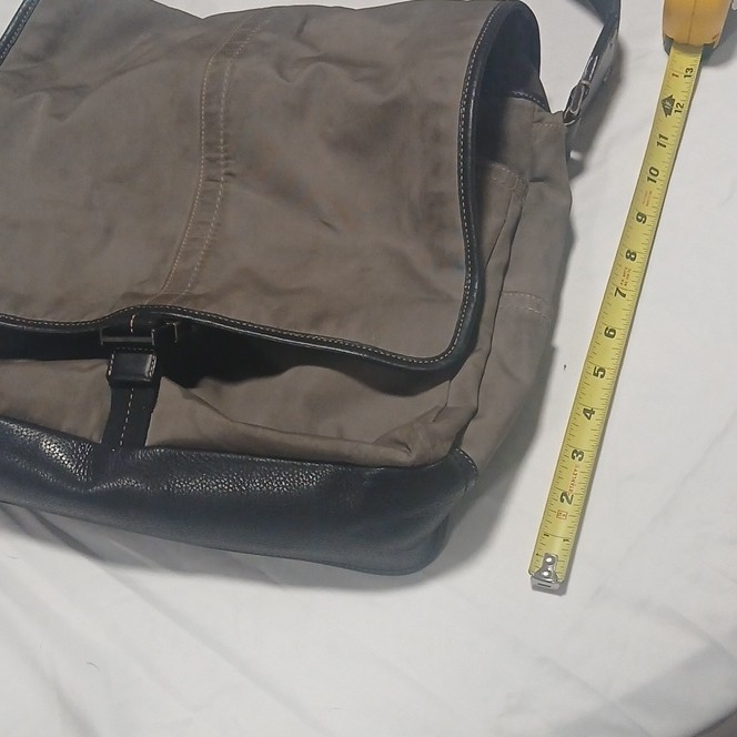 Coach Gray/Black Solid Messenger Bag, Adjustable Strap, Outer Pockets, Lined