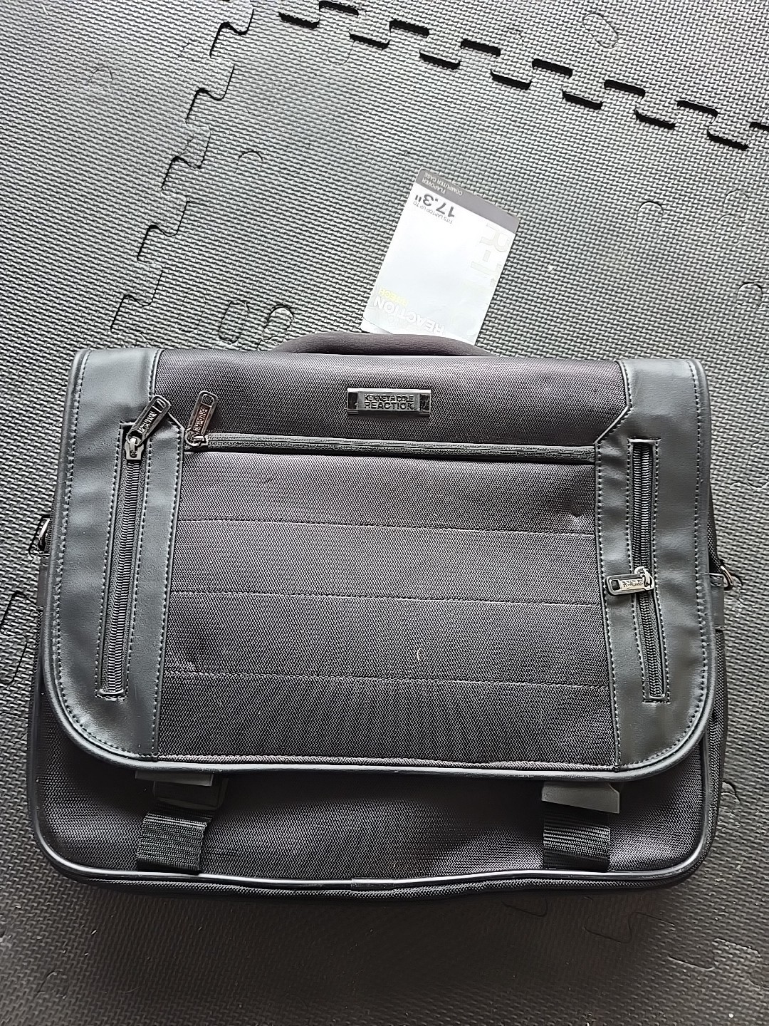 Kenneth Cole Reaction R-Tech Black Laptop Brief Case 17.3″ BRAND NEW w/ TAGS