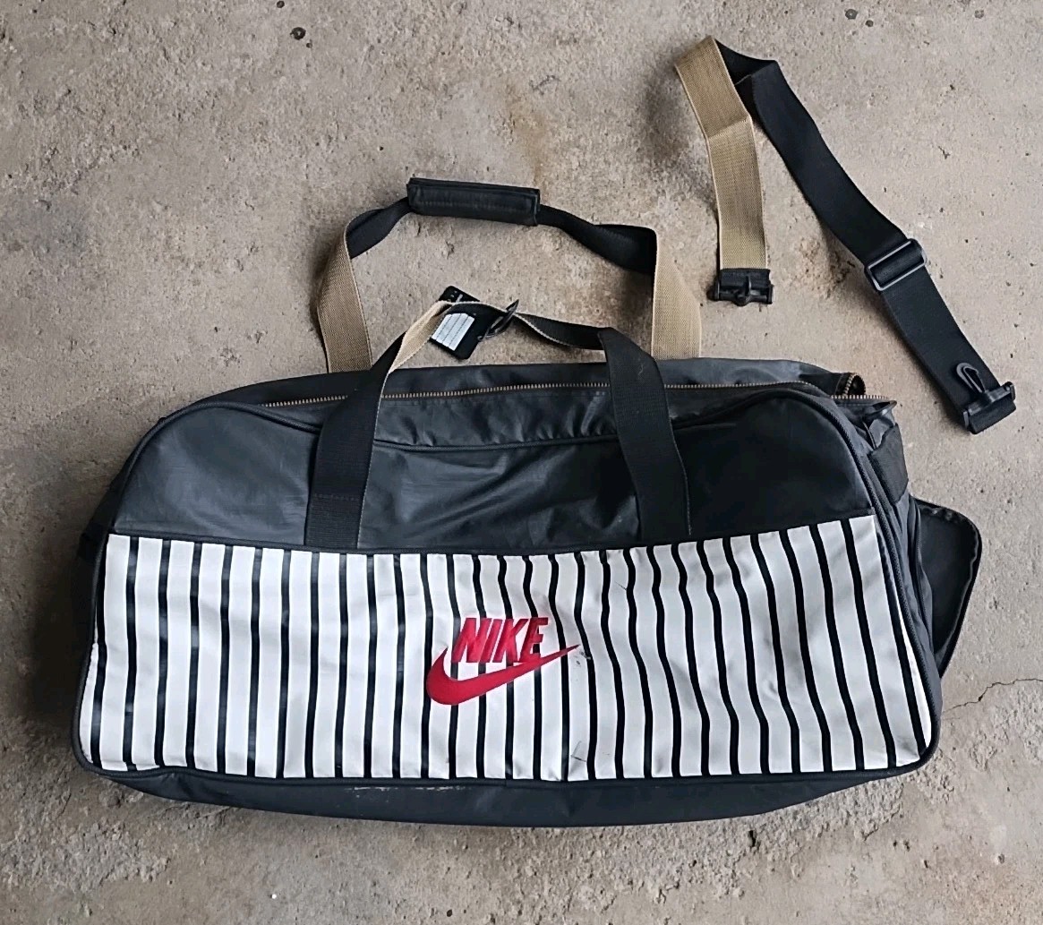 Large 28″ Nike Duffel Gym Bag Pinstripes Black White Red Swoosh Chicago Bulls