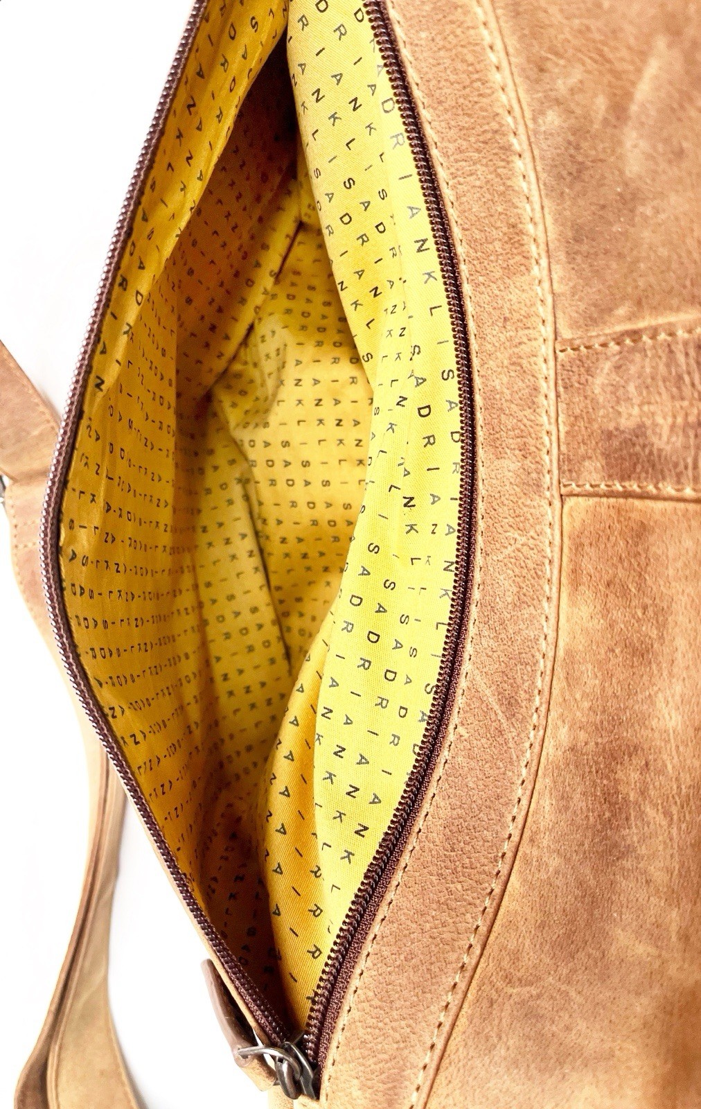 【EUC!】Adrian Klis ❖ Bison Leather Messenger Bag 🇨🇦Handcrafted in Canada -Brown
