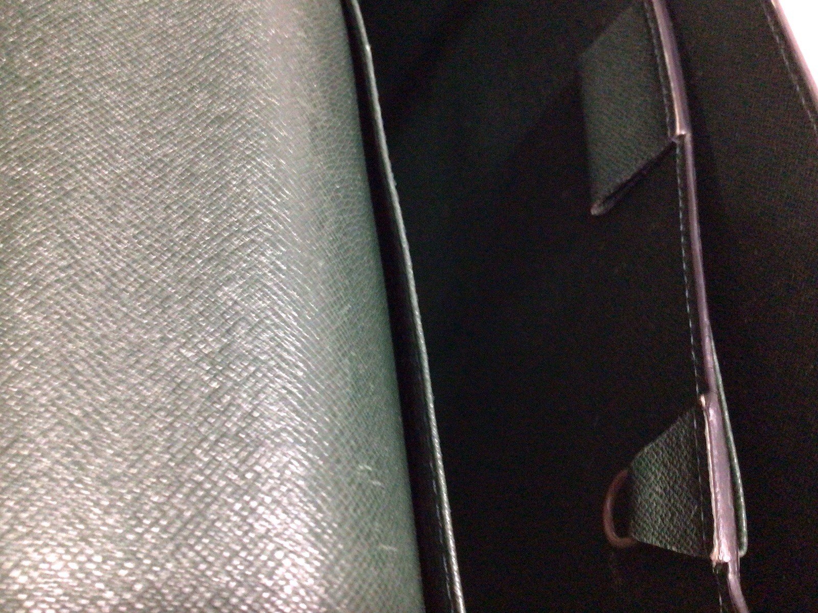 LOUIS VUITTON PARIS BRIEFCASE DOCUMENTS BAG – TAIGA / CODE MI0965 /GREAT