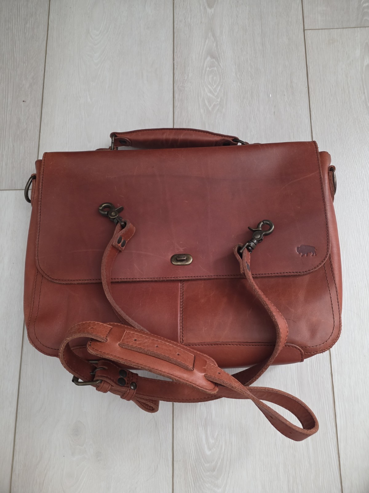 USED Buffalo Jackson Trading Co. Leather Laptop Messenger Briefcase Bag w/Strap