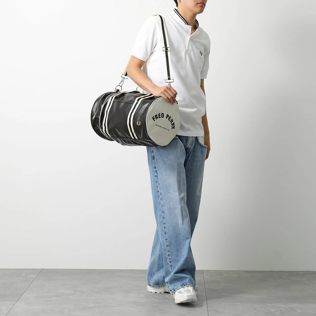 FRED PERRY Classic Barrel Bag L7255 Men’s Shoulder Bag Black color only